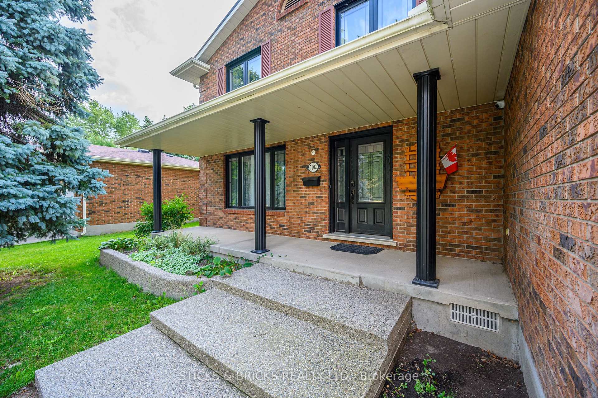 Photo 7 of 7102 Burbank Crescent, Niagara Falls, Stamford — HOMEH