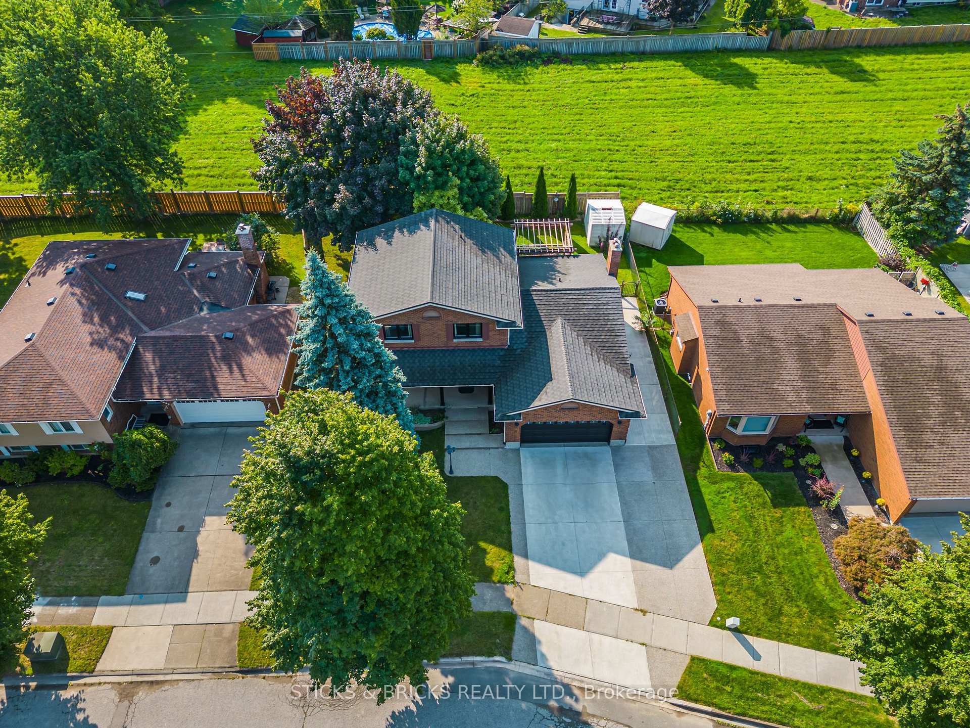 Photo 67 of 7102 Burbank Crescent, Niagara Falls, Stamford — HOMEH
