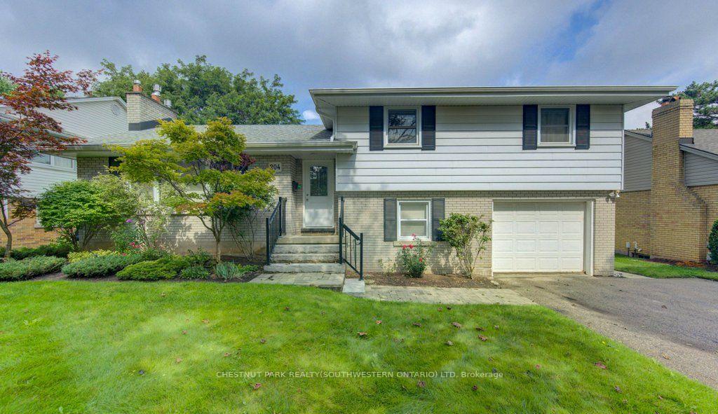 Photo 4 of 204 Stanley Drive, Waterloo, Uptown West — HOMEH