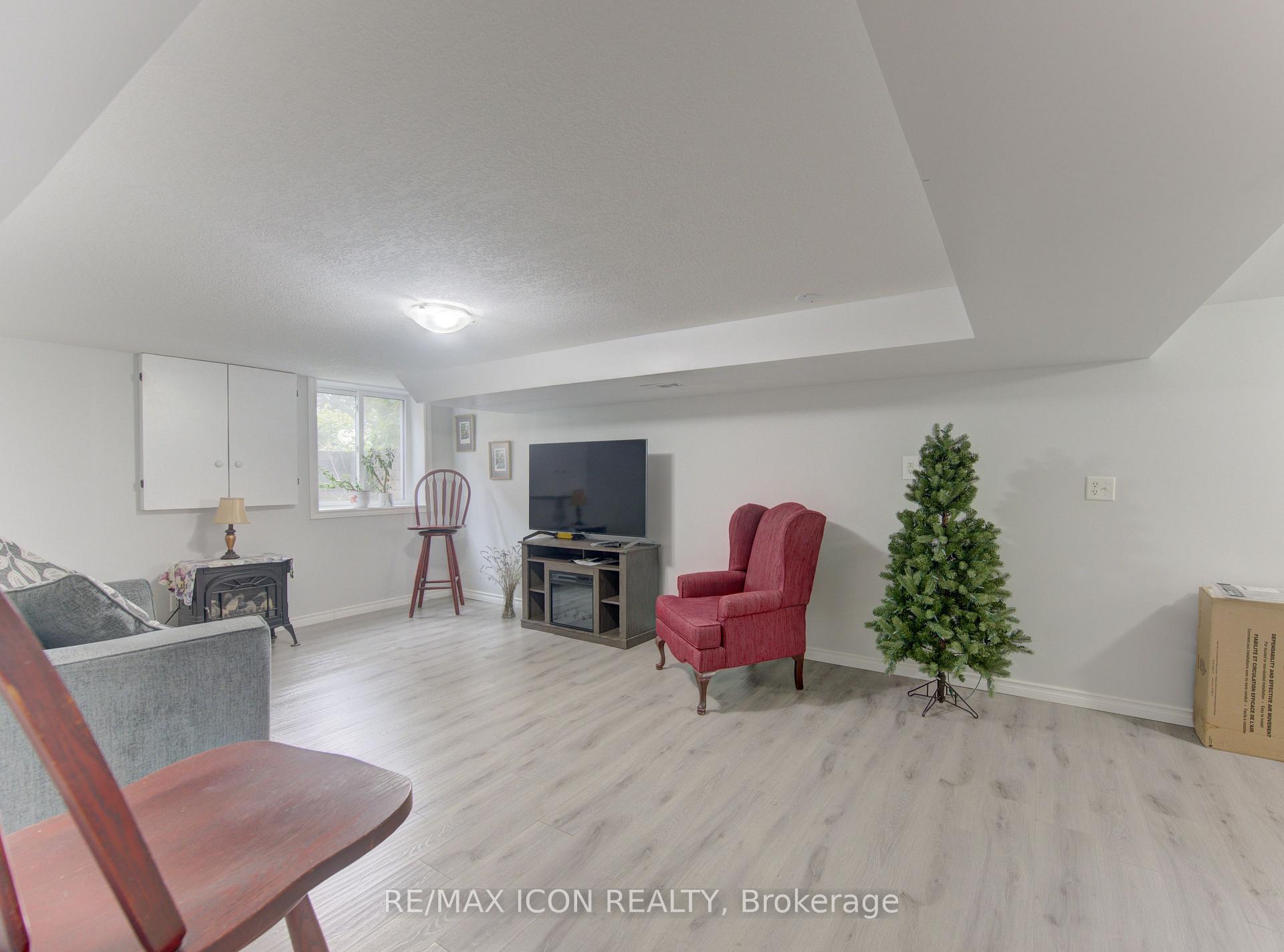 Photo 34 of 104 Mausser Avenue, Kitchener, Southdale — HOMEH