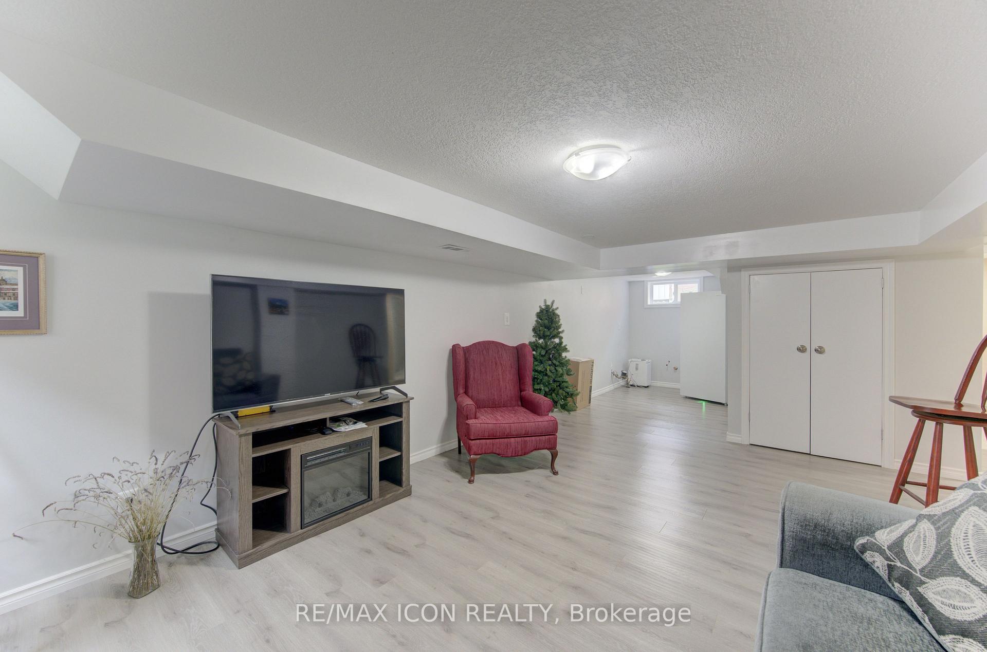Photo 38 of 104 Mausser Avenue, Kitchener, Southdale — HOMEH