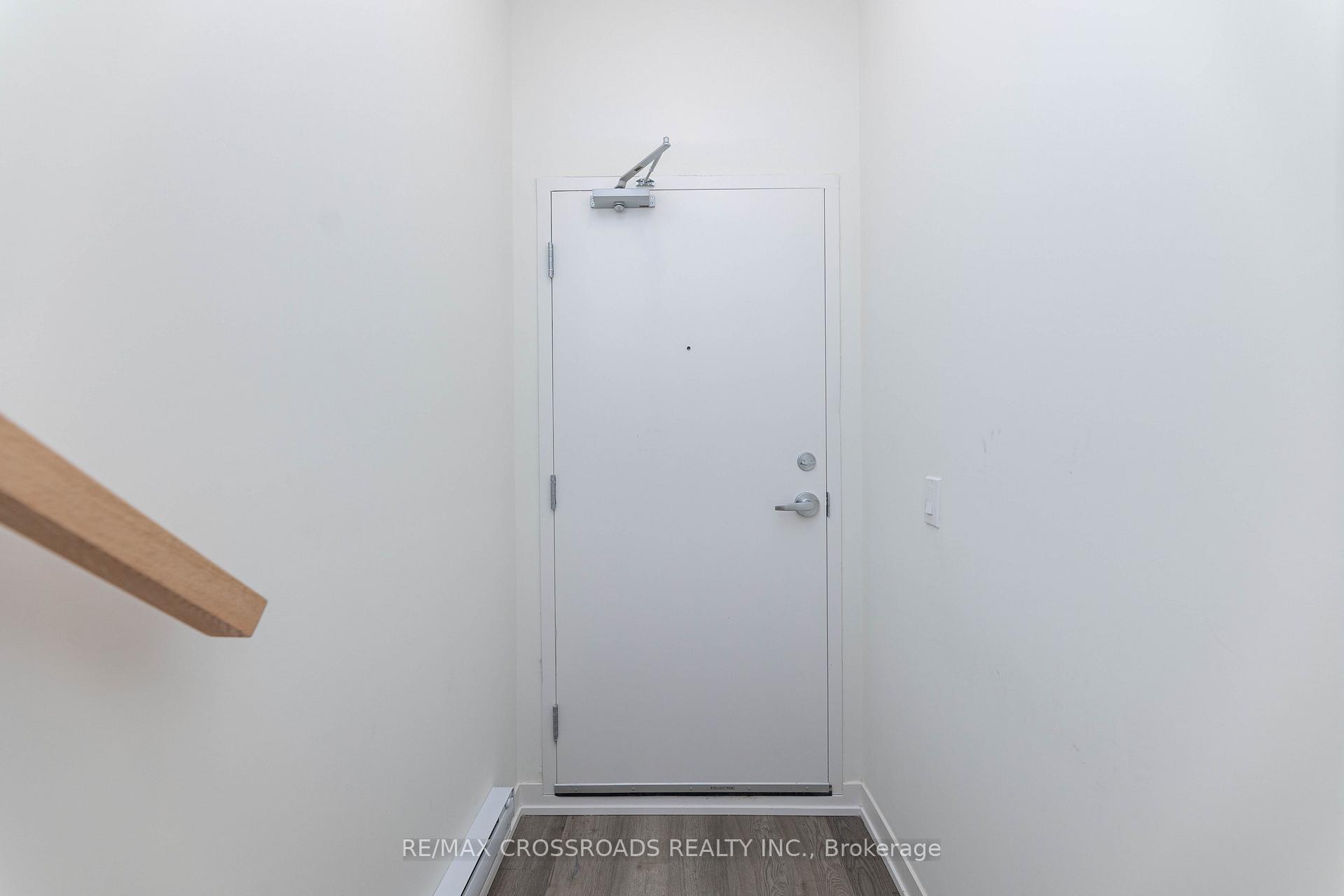 Photo 4 of Unit 1503, 11 David Eyer Road, Richmond Hill, Rural Richmond Hill — HOMEH