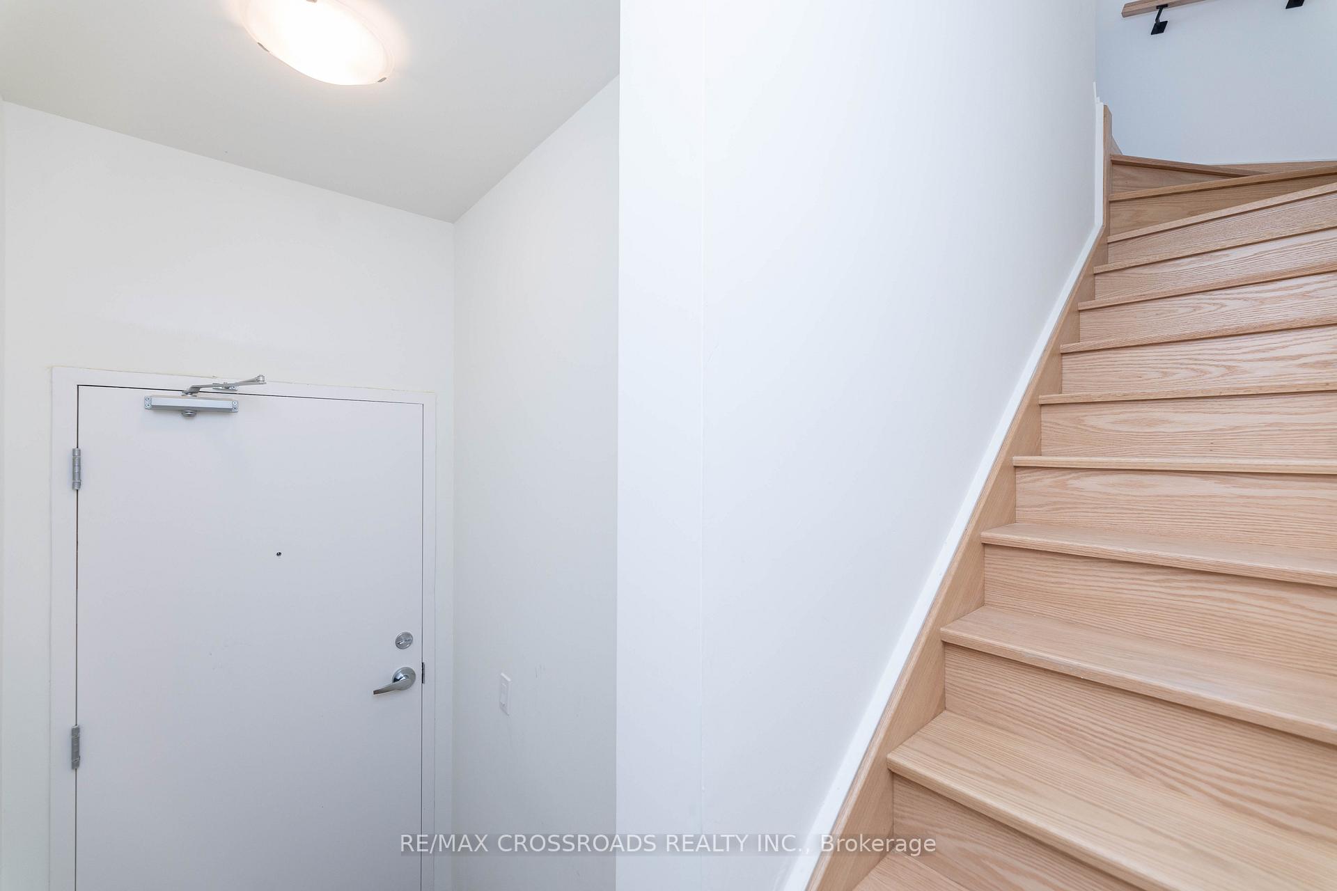 Photo 5 of Unit 1503, 11 David Eyer Road, Richmond Hill, Rural Richmond Hill — HOMEH