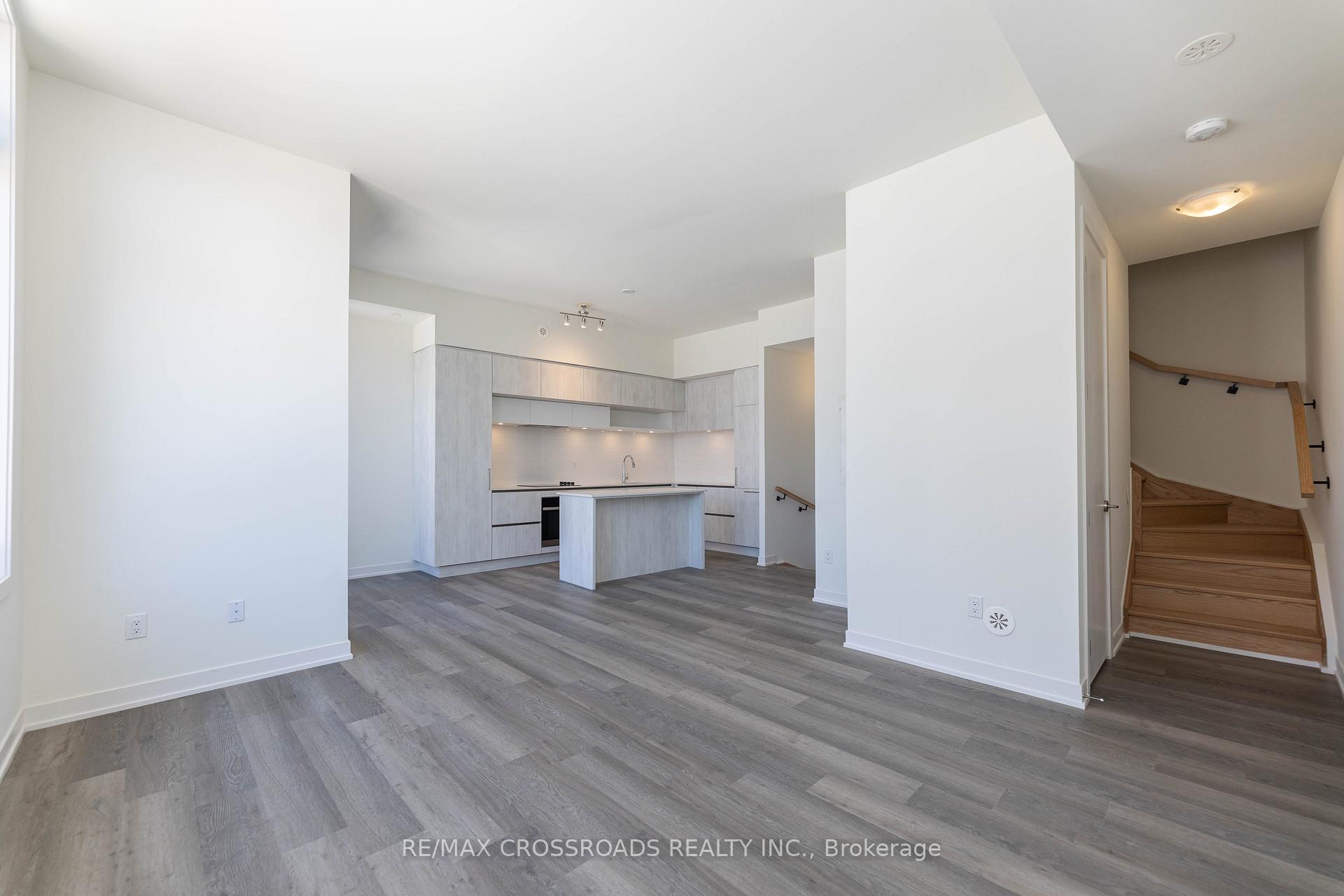 Photo 9 of Unit 1503, 11 David Eyer Road, Richmond Hill, Rural Richmond Hill — HOMEH