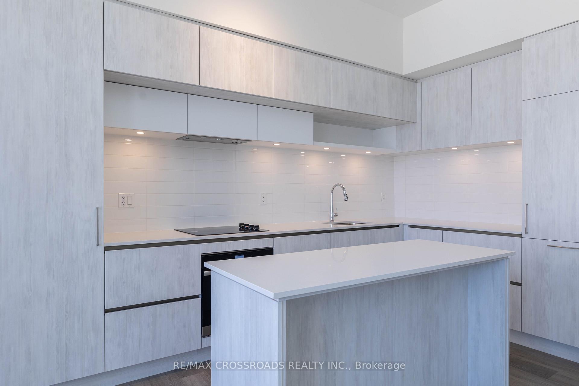 Photo 10 of Unit 1503, 11 David Eyer Road, Richmond Hill, Rural Richmond Hill — HOMEH