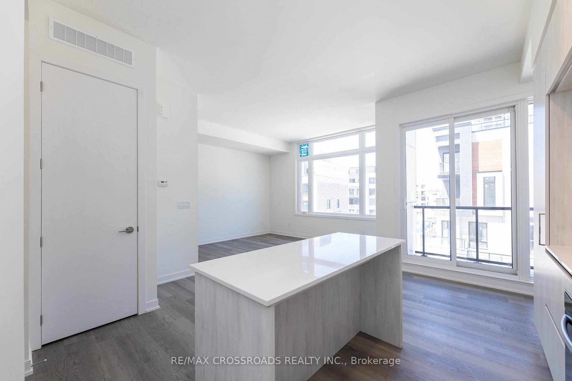 Photo 11 of Unit 1503, 11 David Eyer Road, Richmond Hill, Rural Richmond Hill — HOMEH