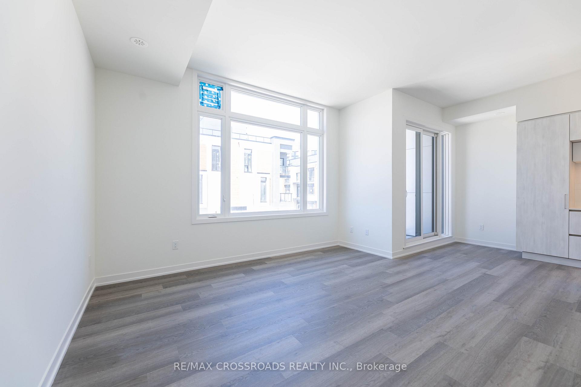 Photo 12 of Unit 1503, 11 David Eyer Road, Richmond Hill, Rural Richmond Hill — HOMEH
