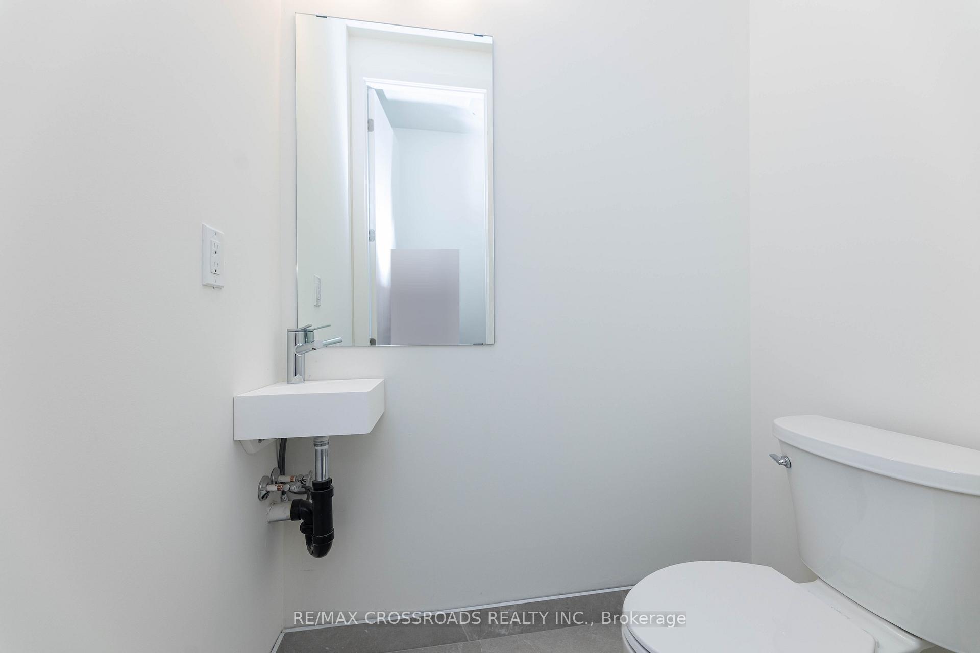 Photo 14 of Unit 1503, 11 David Eyer Road, Richmond Hill, Rural Richmond Hill — HOMEH