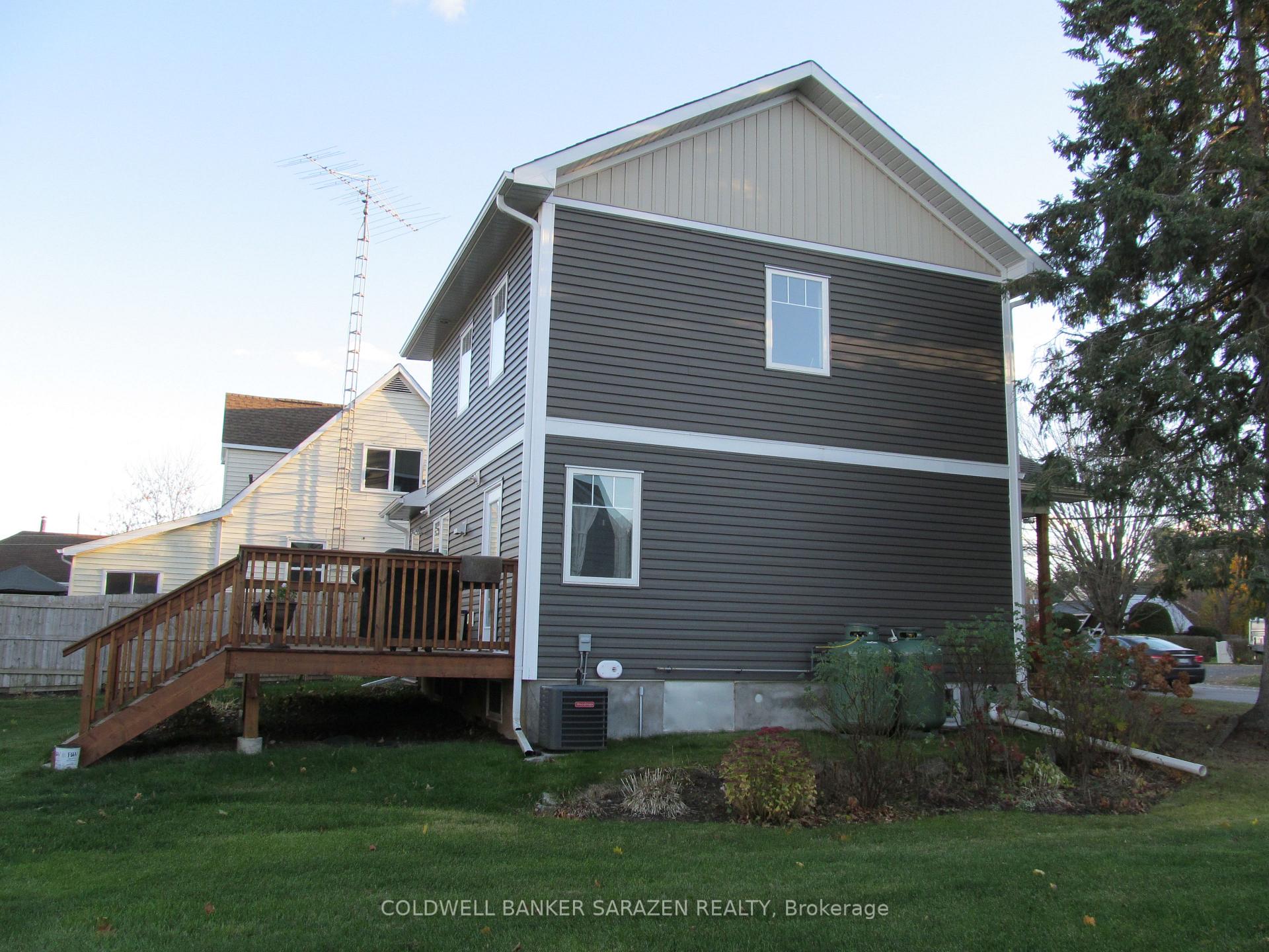 Photo 3 of 20 Burnstown Road, McNab/Braeside, Mcnab/Braeside Twps — HOMEH