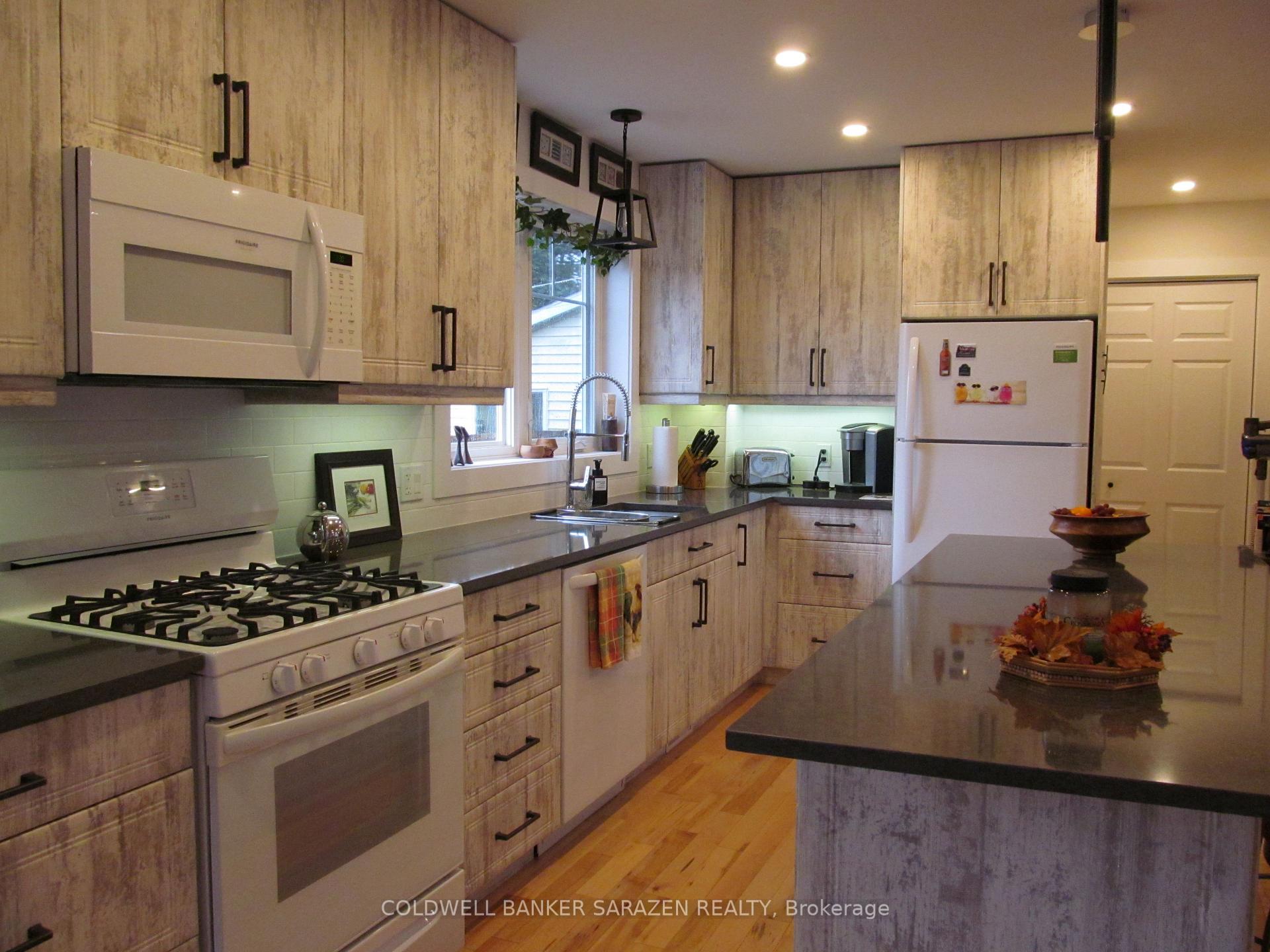 Photo 12 of 20 Burnstown Road, McNab/Braeside, Mcnab/Braeside Twps — HOMEH