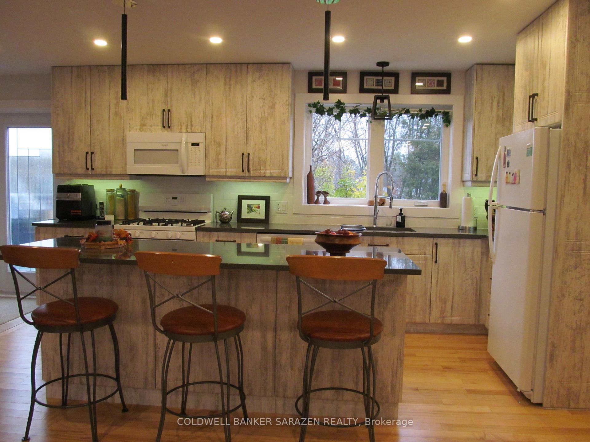 Photo 14 of 20 Burnstown Road, McNab/Braeside, Mcnab/Braeside Twps — HOMEH