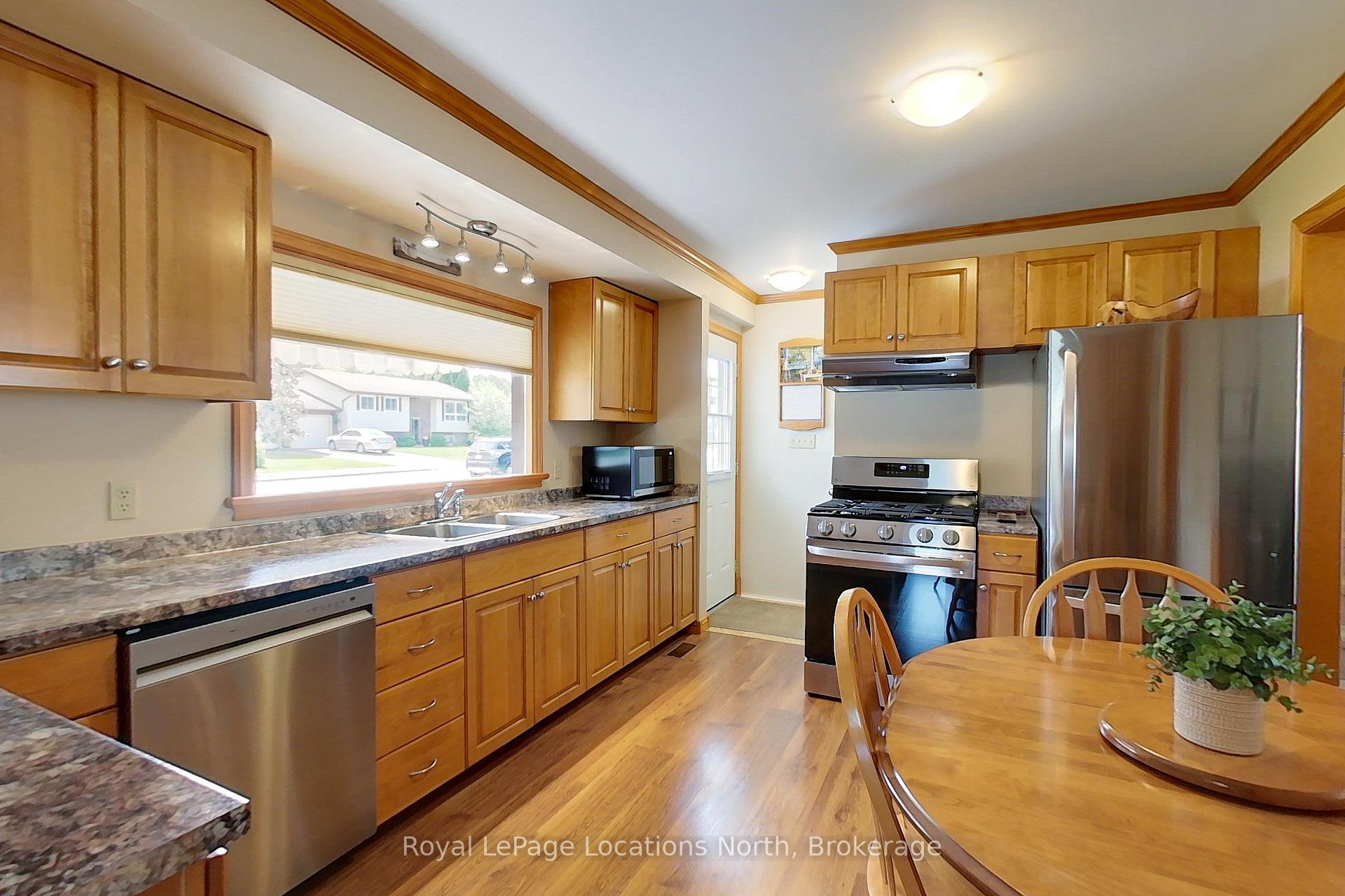 Photo 11 of 58 Union Street, Meaford — HOMEH