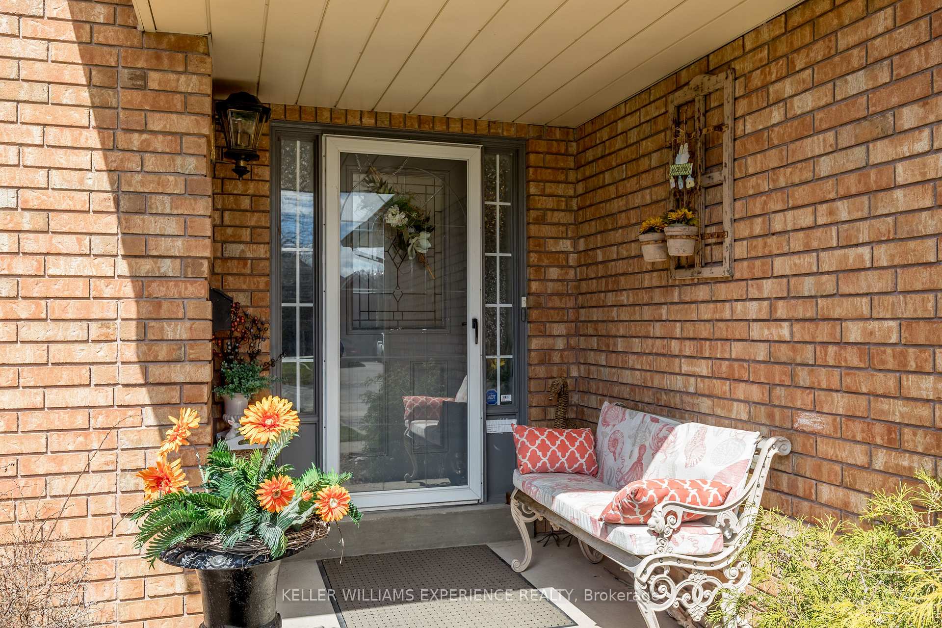Photo 2 of 38 Bishop Drive, Barrie, Ardagh — HOMEH