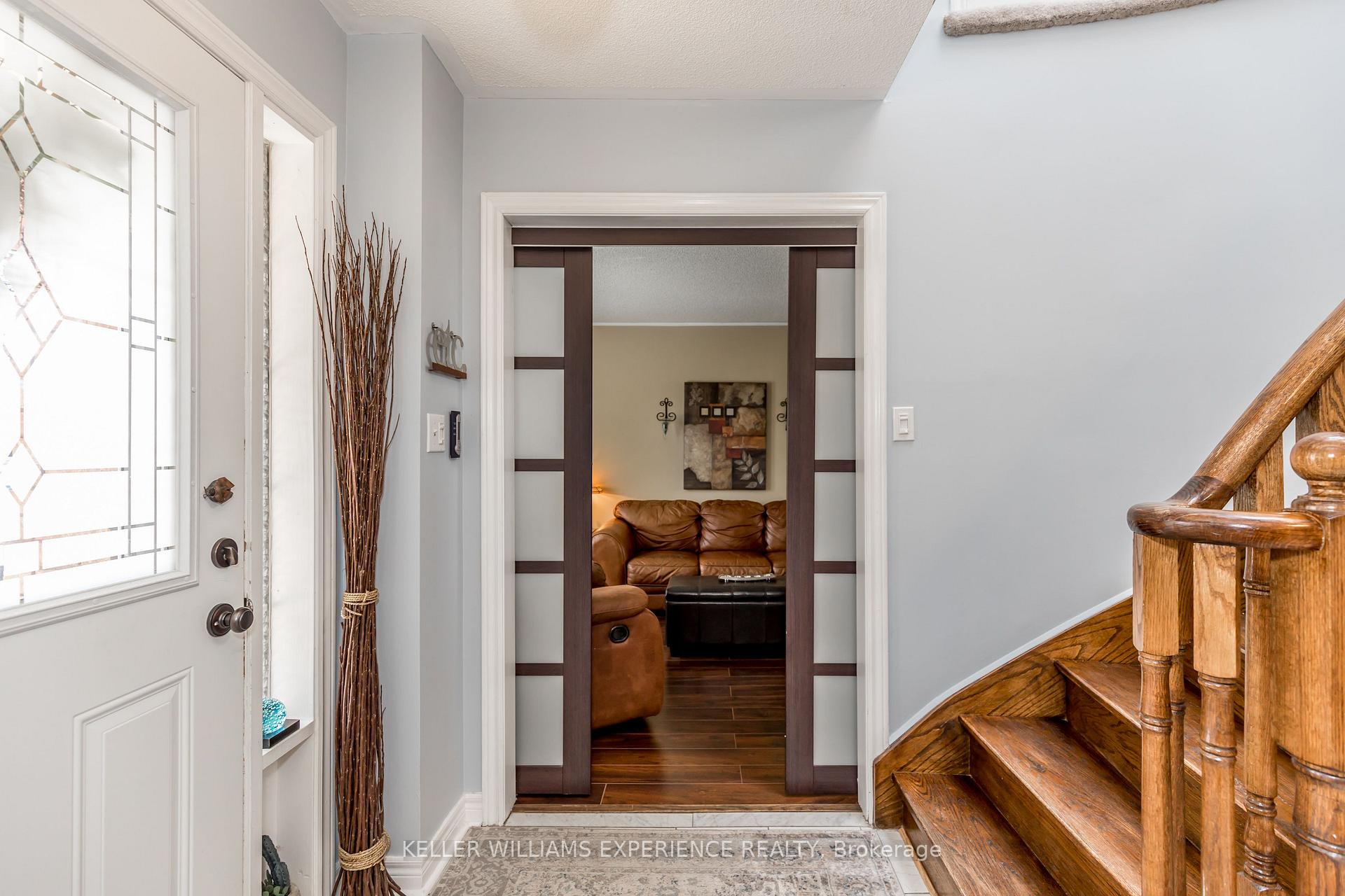 Photo 4 of 38 Bishop Drive, Barrie, Ardagh — HOMEH