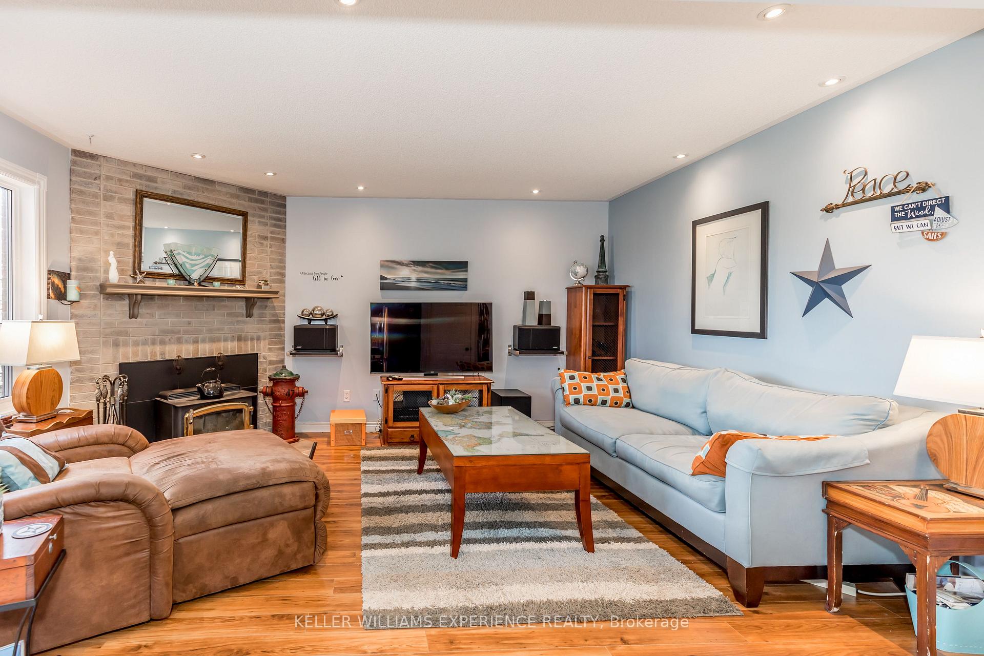 Photo 11 of 38 Bishop Drive, Barrie, Ardagh — HOMEH