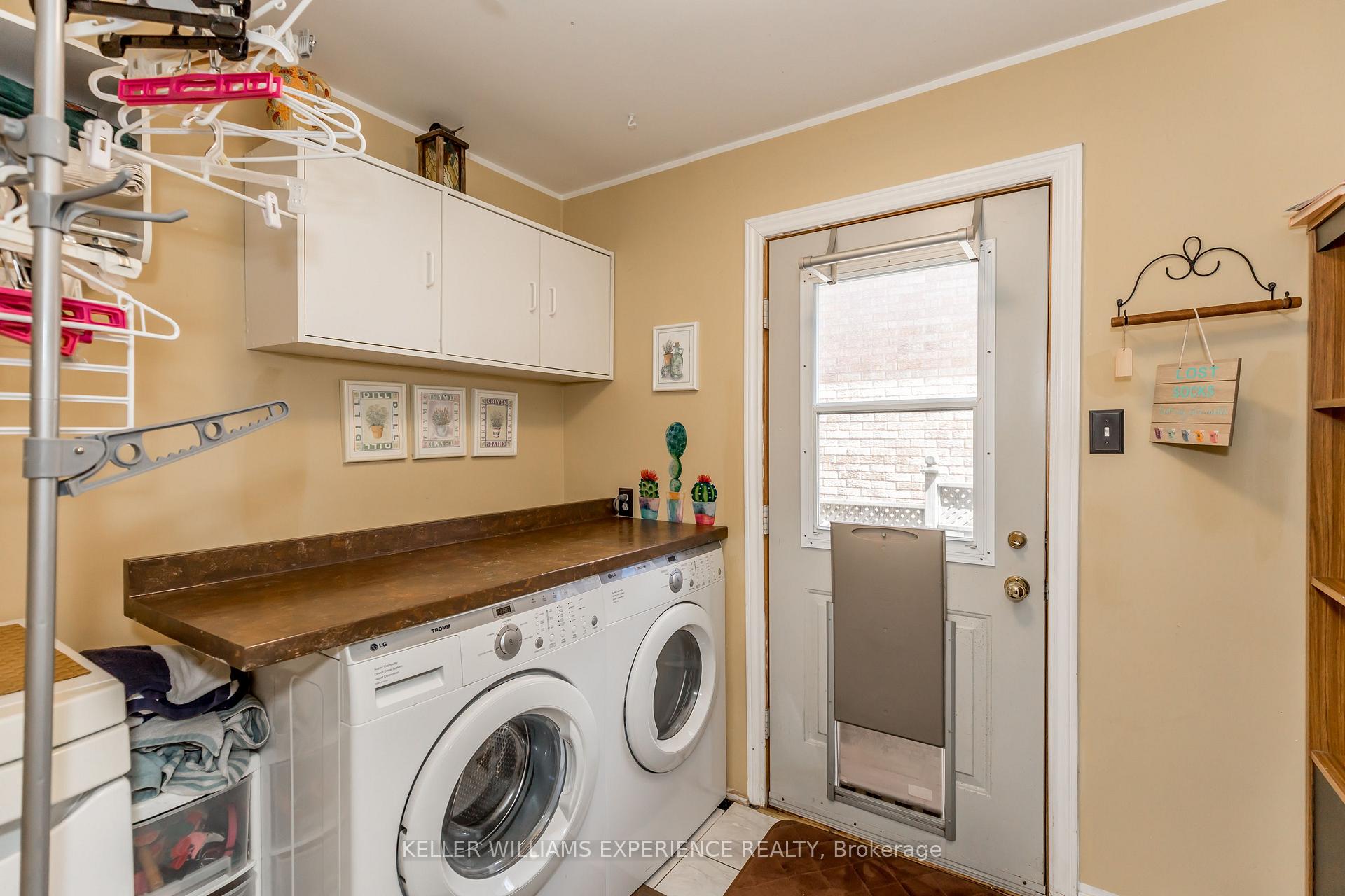 Photo 13 of 38 Bishop Drive, Barrie, Ardagh — HOMEH