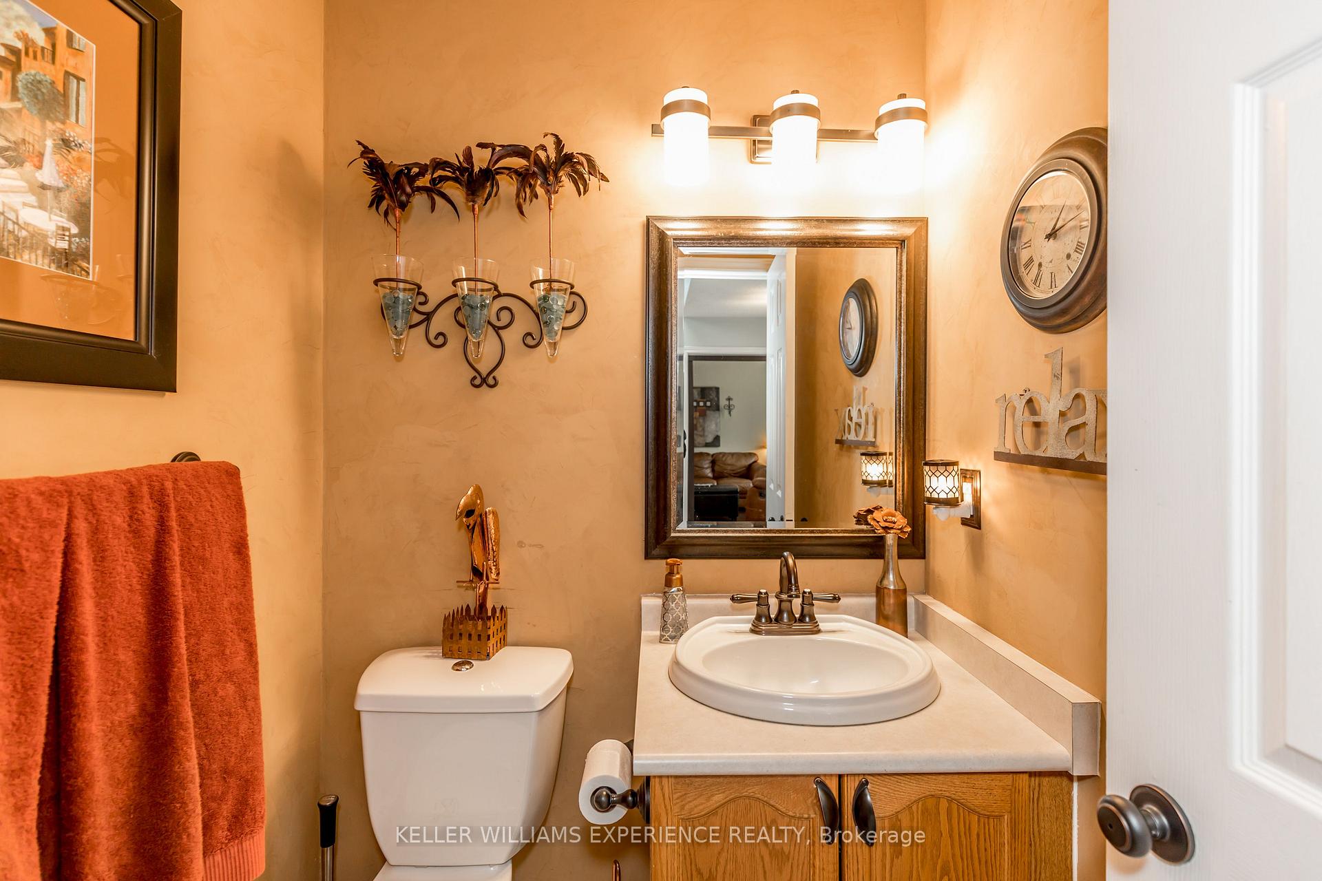 Photo 14 of 38 Bishop Drive, Barrie, Ardagh — HOMEH