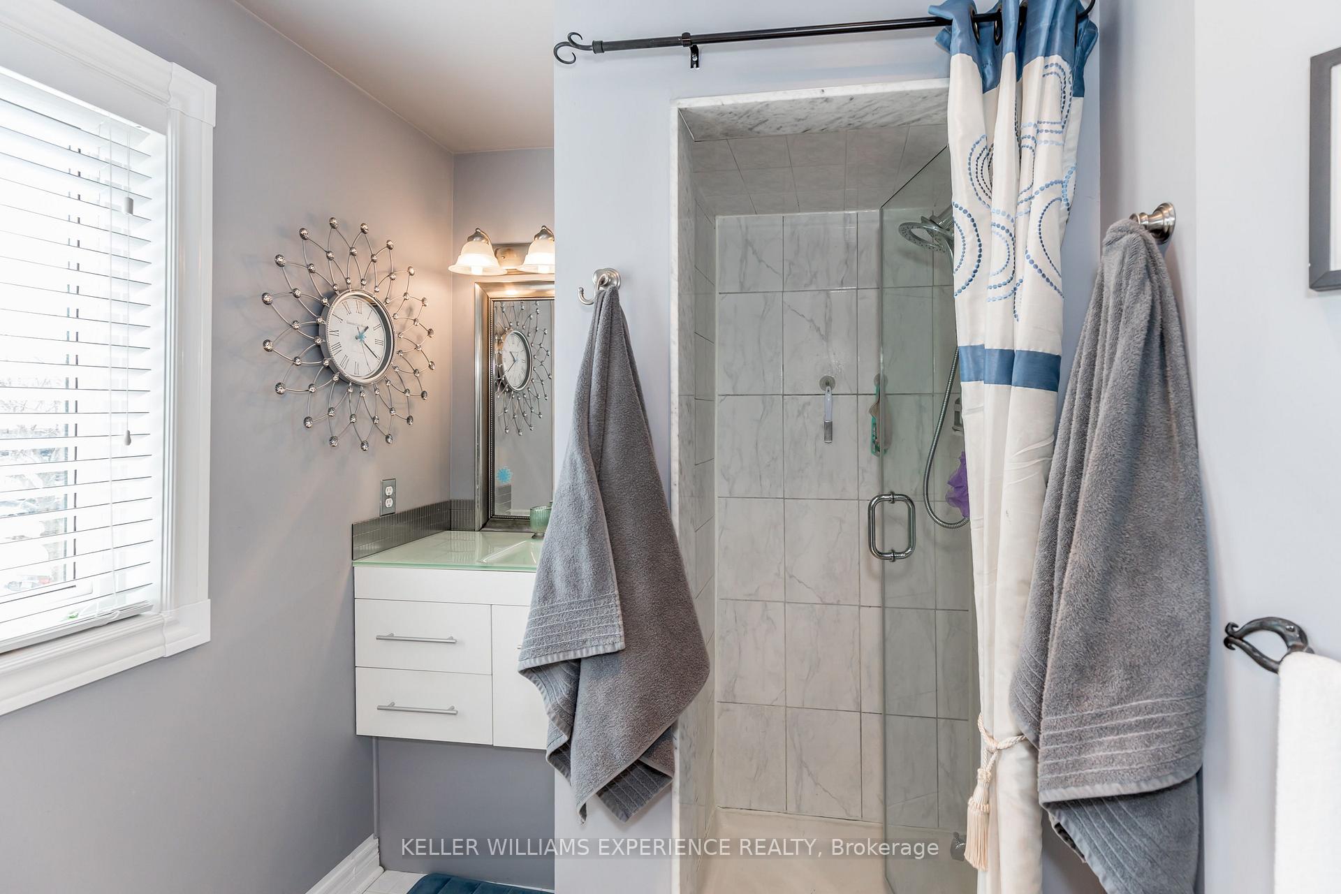 Photo 21 of 38 Bishop Drive, Barrie, Ardagh — HOMEH