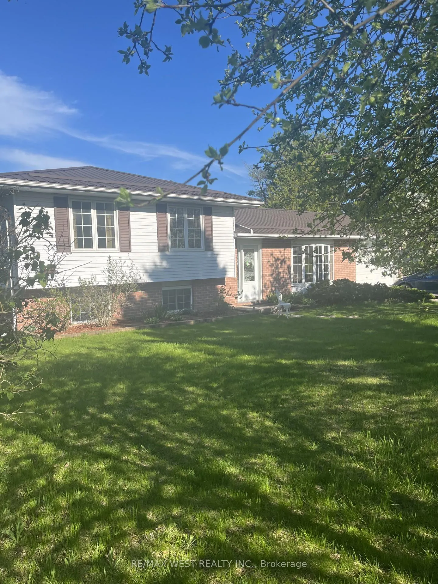 Photo 2 of 180 Coulter Drive, Kawartha Lakes, Pontypool — HOMEH