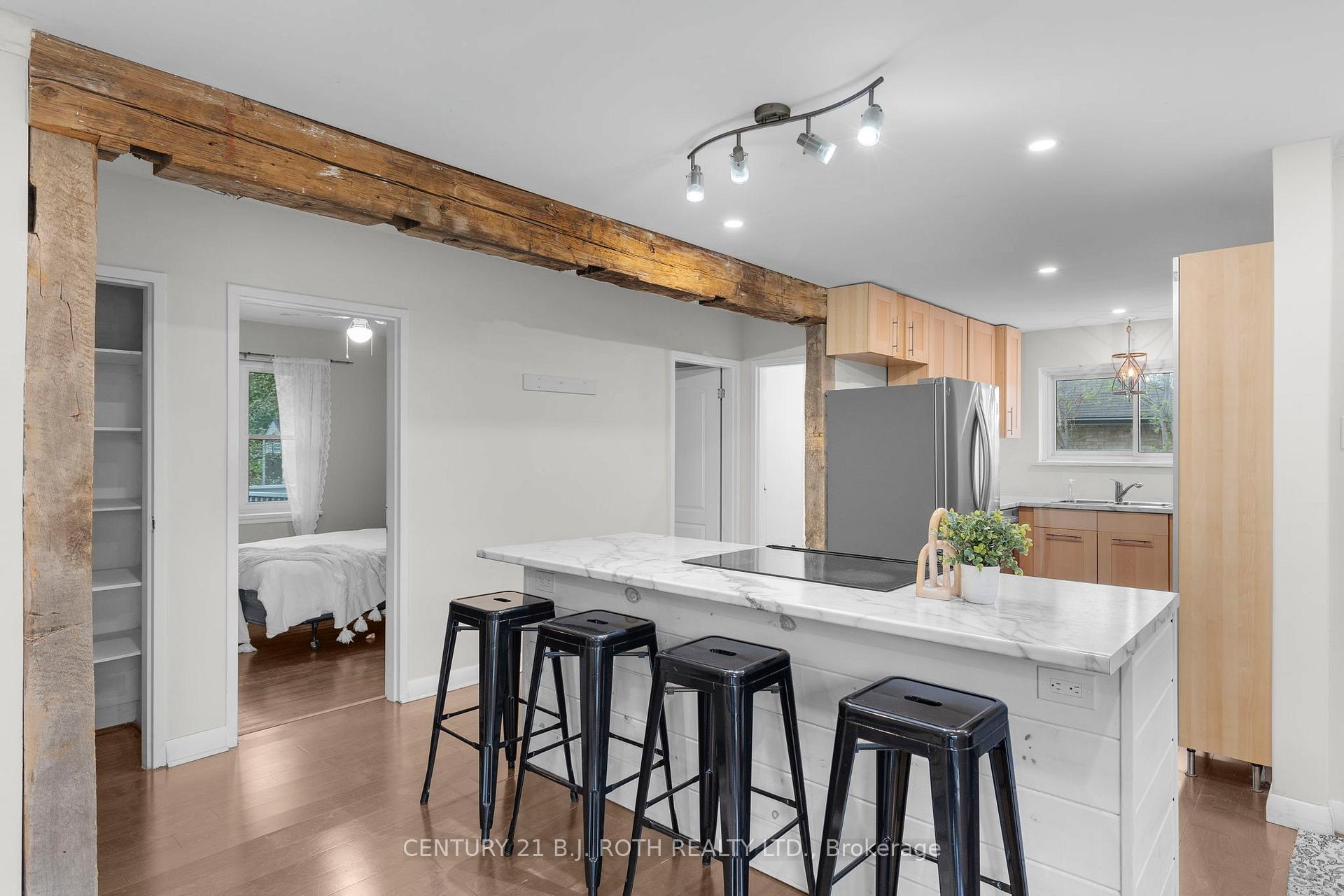 Photo 4 of Unit Main Level, 243 Wellington Street E, Barrie, City Centre — HOMEH