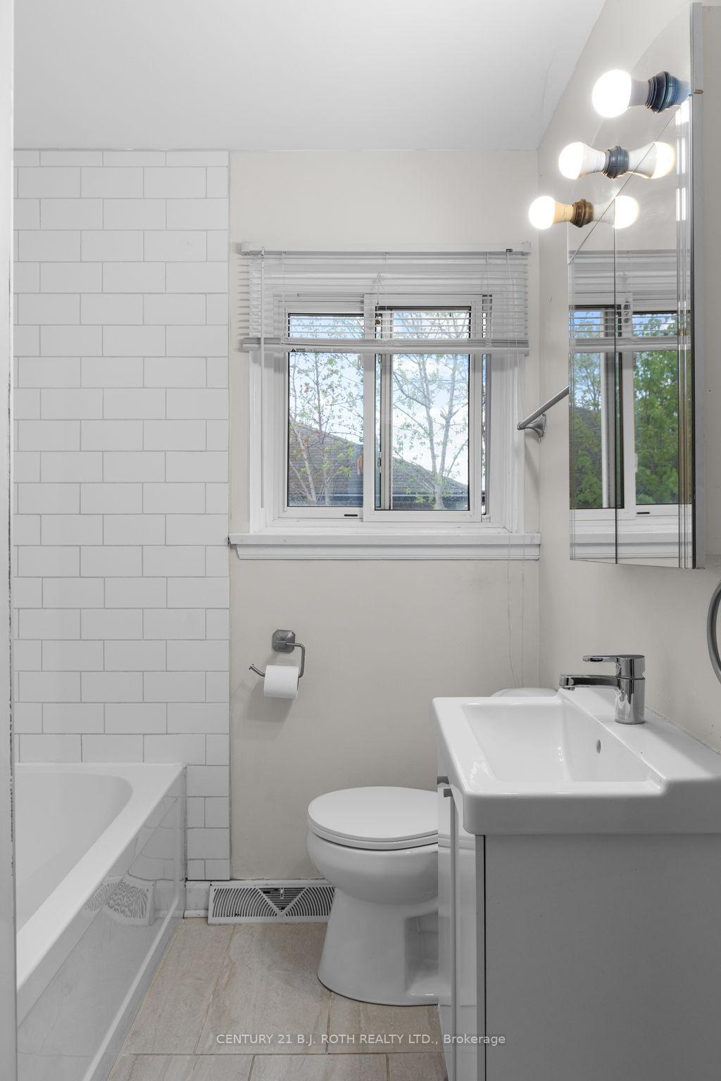 Photo 13 of Unit Main Level, 243 Wellington Street E, Barrie, City Centre — HOMEH