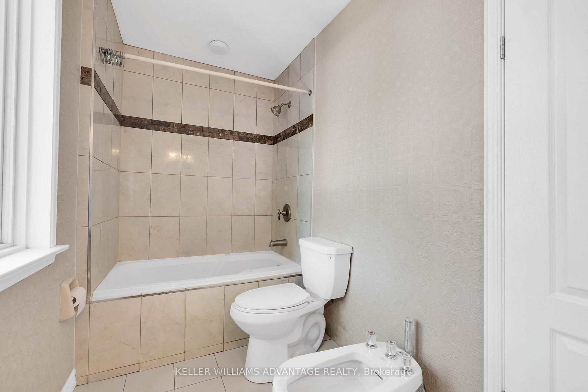 Photo 25 of 108 Roseview Avenue, Richmond Hill, Crosby — HOMEH