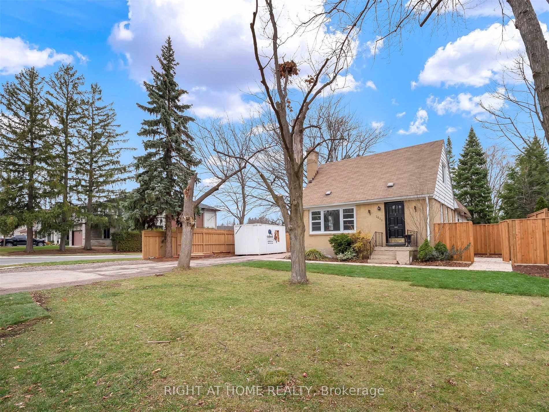 Photo 2 of 1089 Truman Avenue, Oakville, College Park — HOMEH