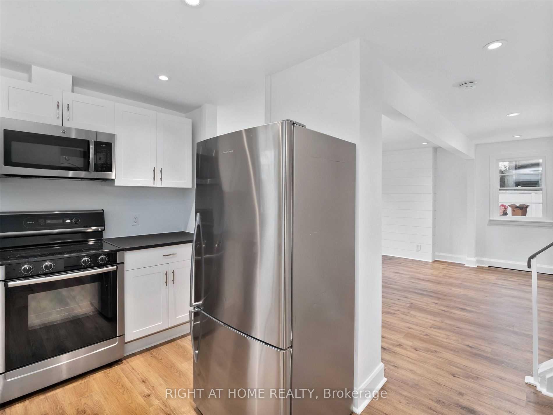 Photo 12 of 1089 Truman Avenue, Oakville, College Park — HOMEH