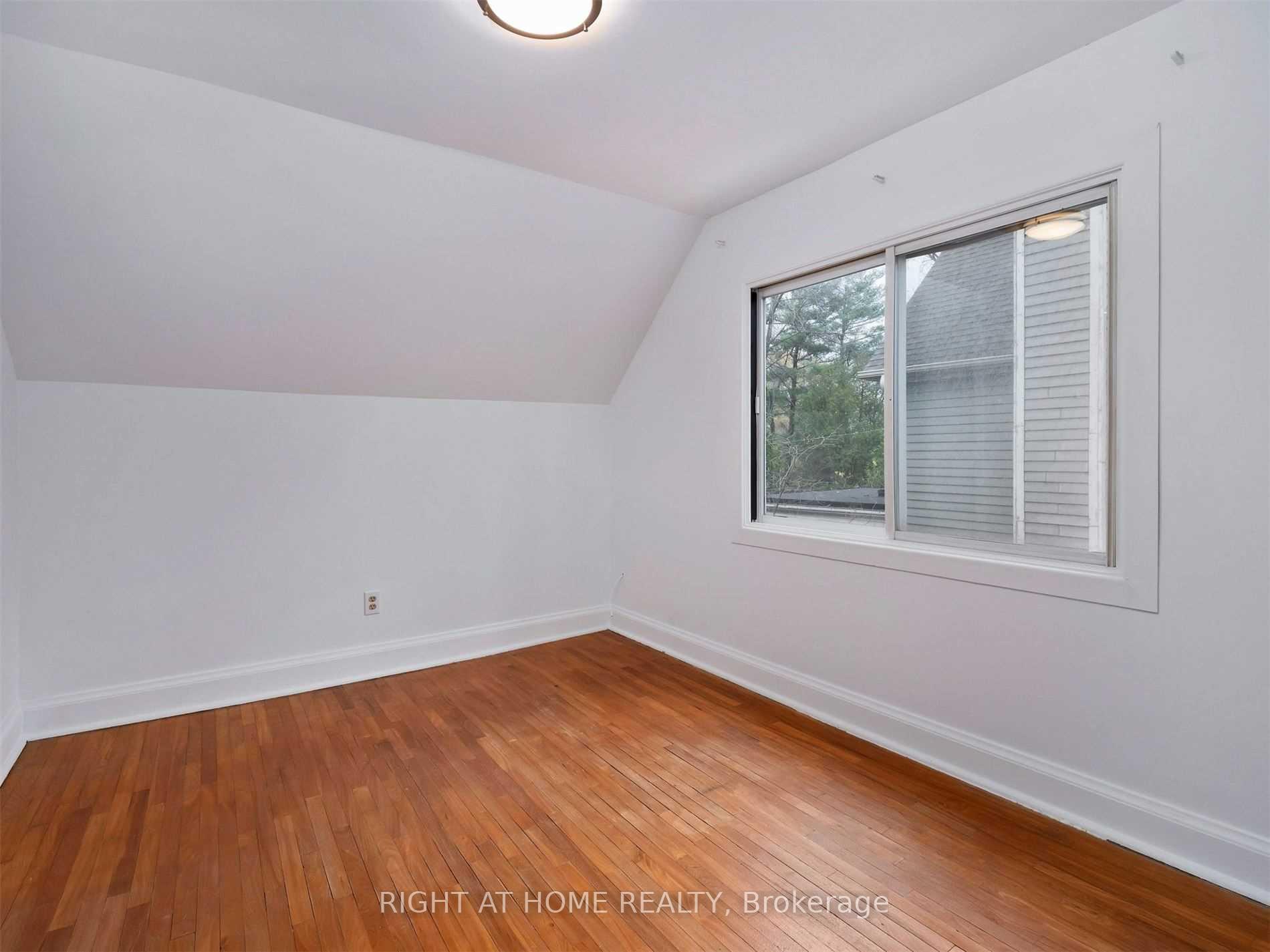 Photo 21 of 1089 Truman Avenue, Oakville, College Park — HOMEH