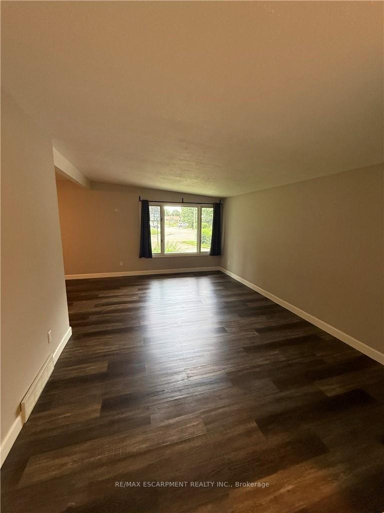 Photo 5 of Unit Upper Level, 63 Sanatorium Road, Hamilton, Westcliffe — HOMEH
