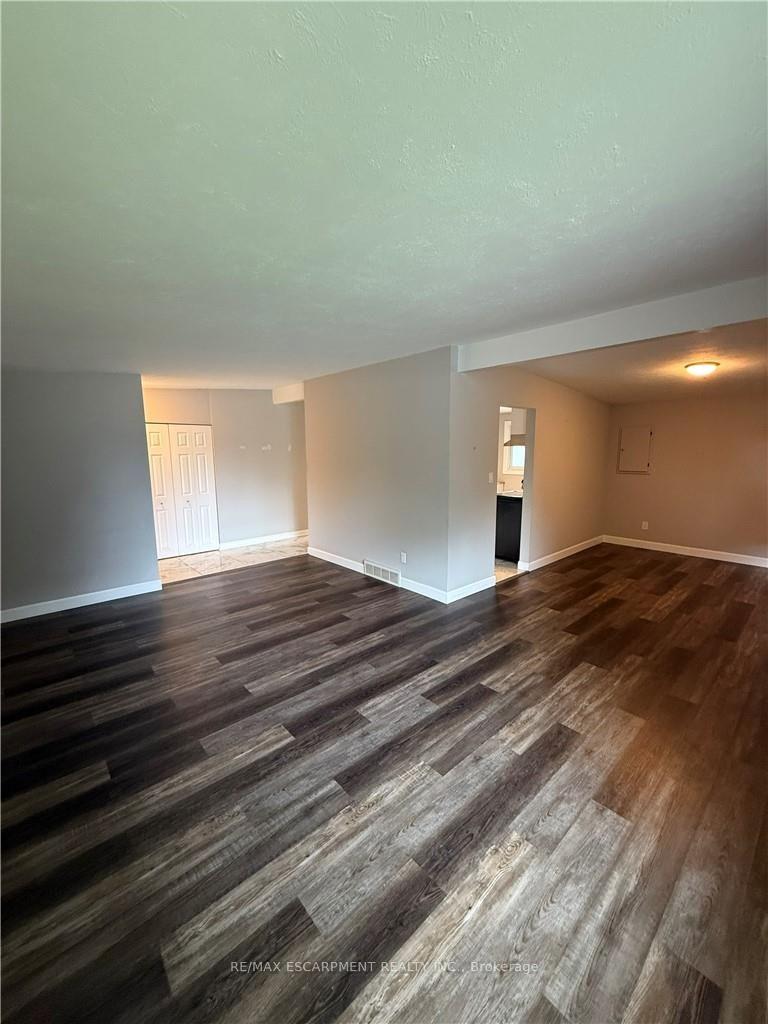 Photo 7 of Unit Upper Level, 63 Sanatorium Road, Hamilton, Westcliffe — HOMEH