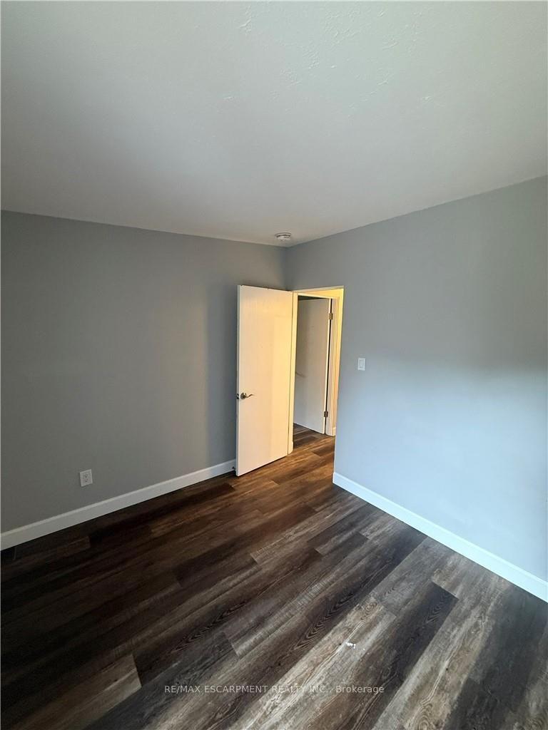 Photo 23 of Unit Upper Level, 63 Sanatorium Road, Hamilton, Westcliffe — HOMEH