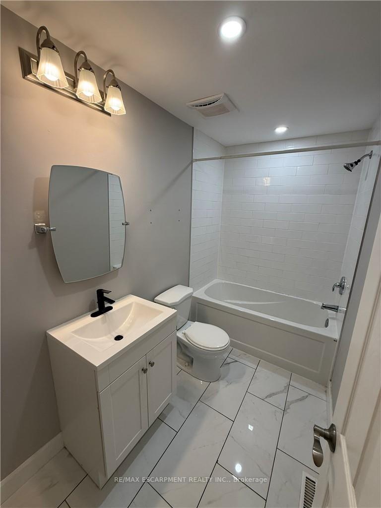 Photo 24 of Unit Upper Level, 63 Sanatorium Road, Hamilton, Westcliffe — HOMEH