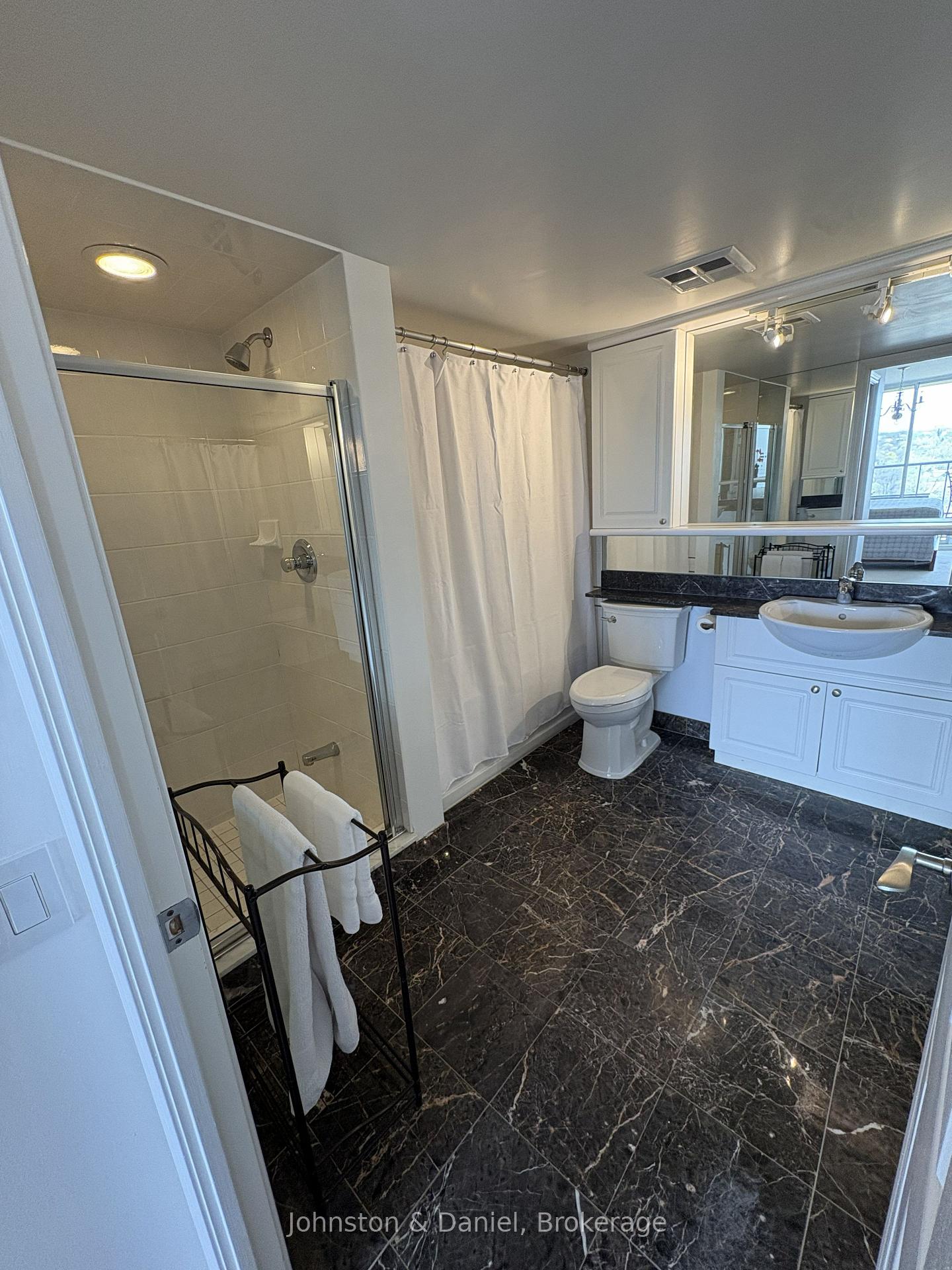 Photo 20 of Unit 1605, 388 Bloor Street E, Toronto, Rosedale-Moore Park — HOMEH