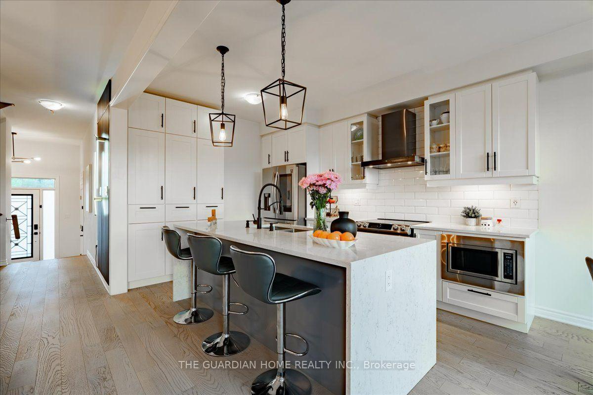 Photo 13 of 45 Barkerville Drive, Whitby, Rural Whitby — HOMEH
