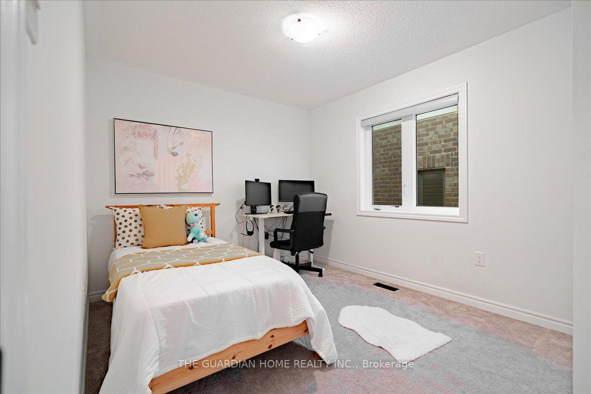 Photo 35 of 45 Barkerville Drive, Whitby, Rural Whitby — HOMEH