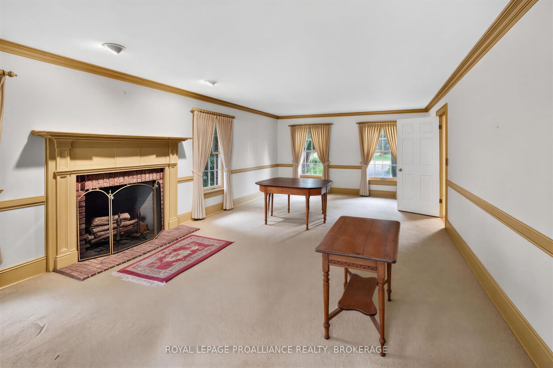 Photo 7 of 110 Lakeshore Boulevard, Kingston, City SouthWest — HOMEH