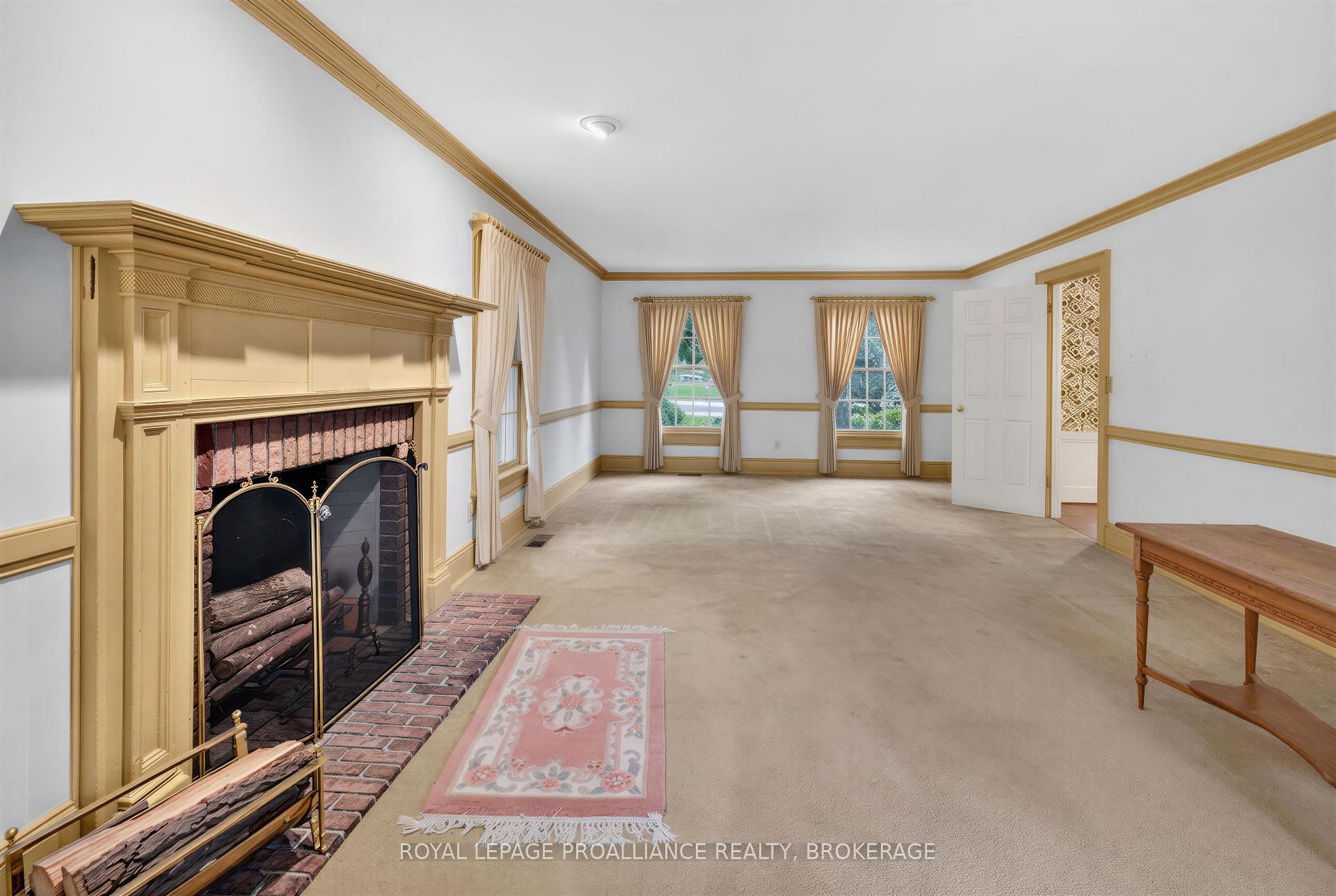 Photo 8 of 110 Lakeshore Boulevard, Kingston, City SouthWest — HOMEH