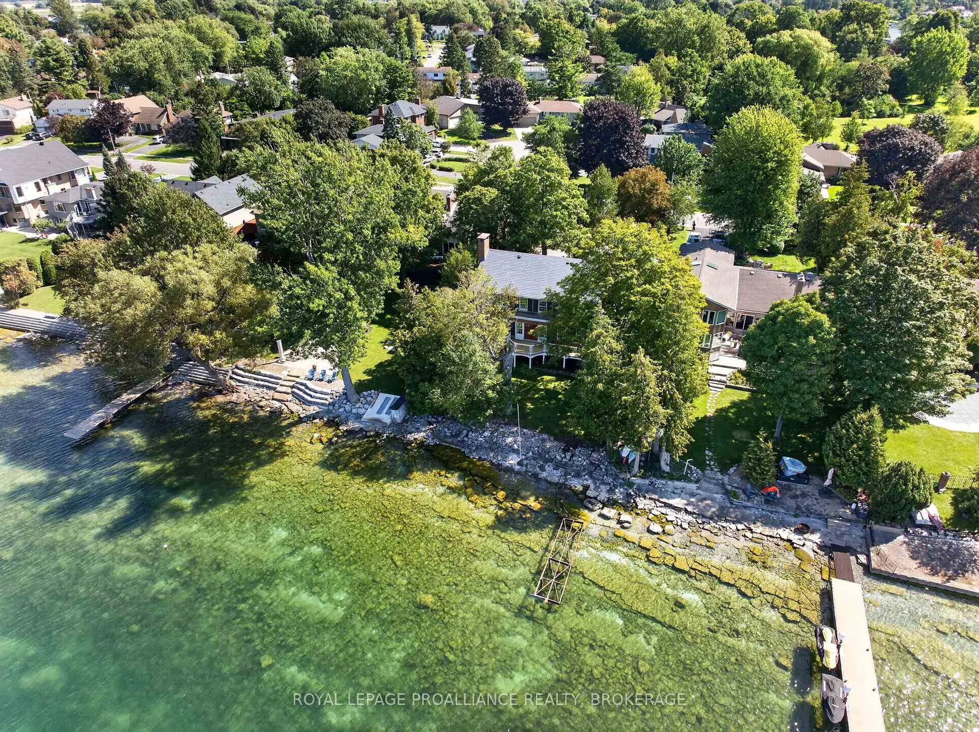 Photo 3 of 110 Lakeshore Boulevard, Kingston, City SouthWest — HOMEH