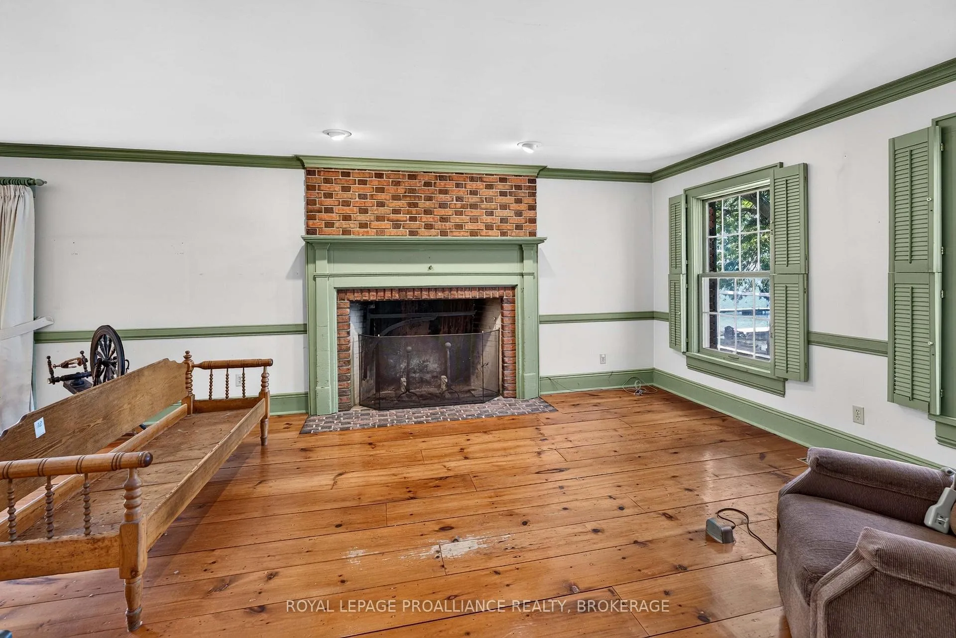 Photo 13 of 110 Lakeshore Boulevard, Kingston, City SouthWest — HOMEH