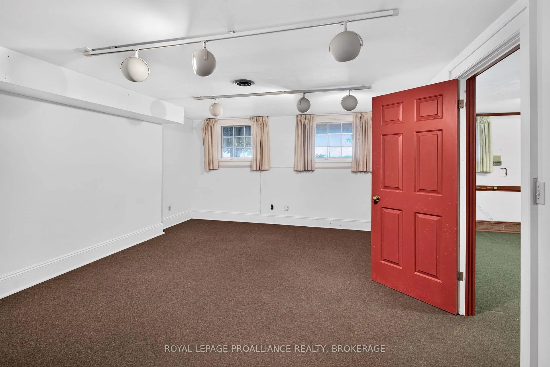 Photo 31 of 110 Lakeshore Boulevard, Kingston, City SouthWest — HOMEH