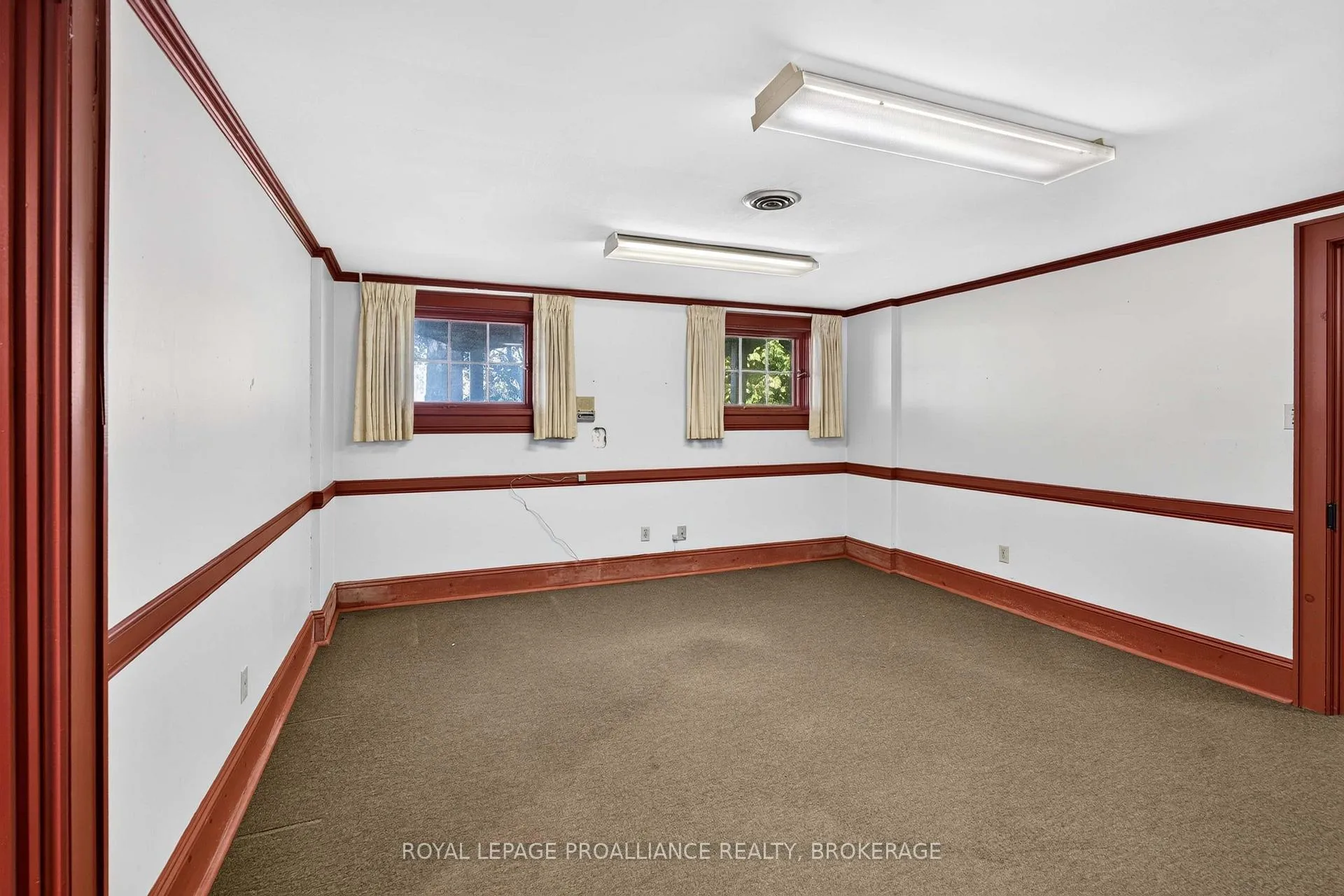 Photo 33 of 110 Lakeshore Boulevard, Kingston, City SouthWest — HOMEH
