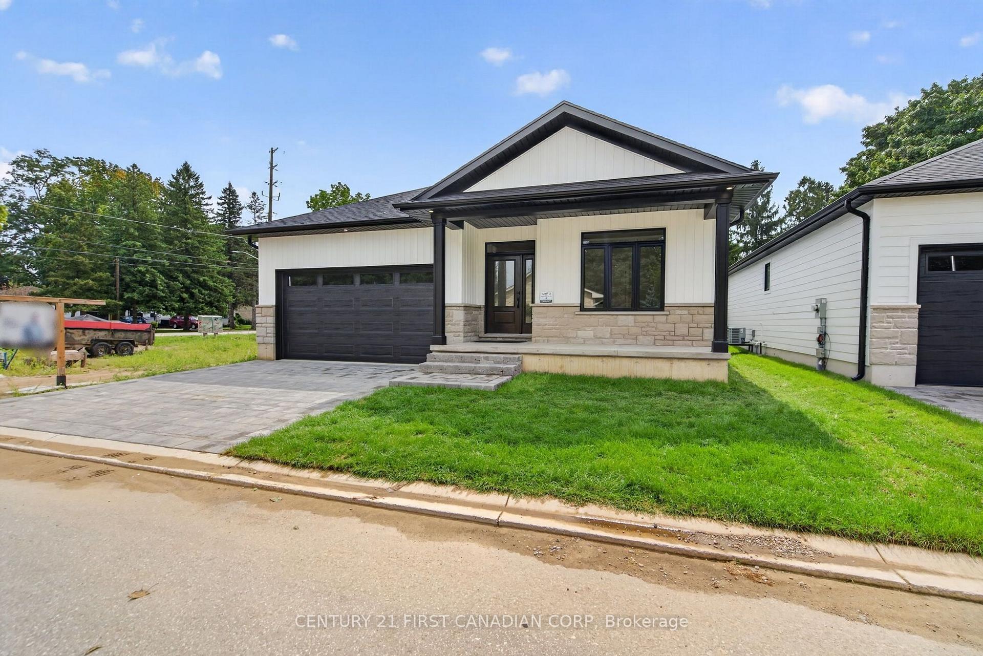 Photo 3 of Unit 4, 430 Head Street N, Strathroy-Caradoc, NE — HOMEH