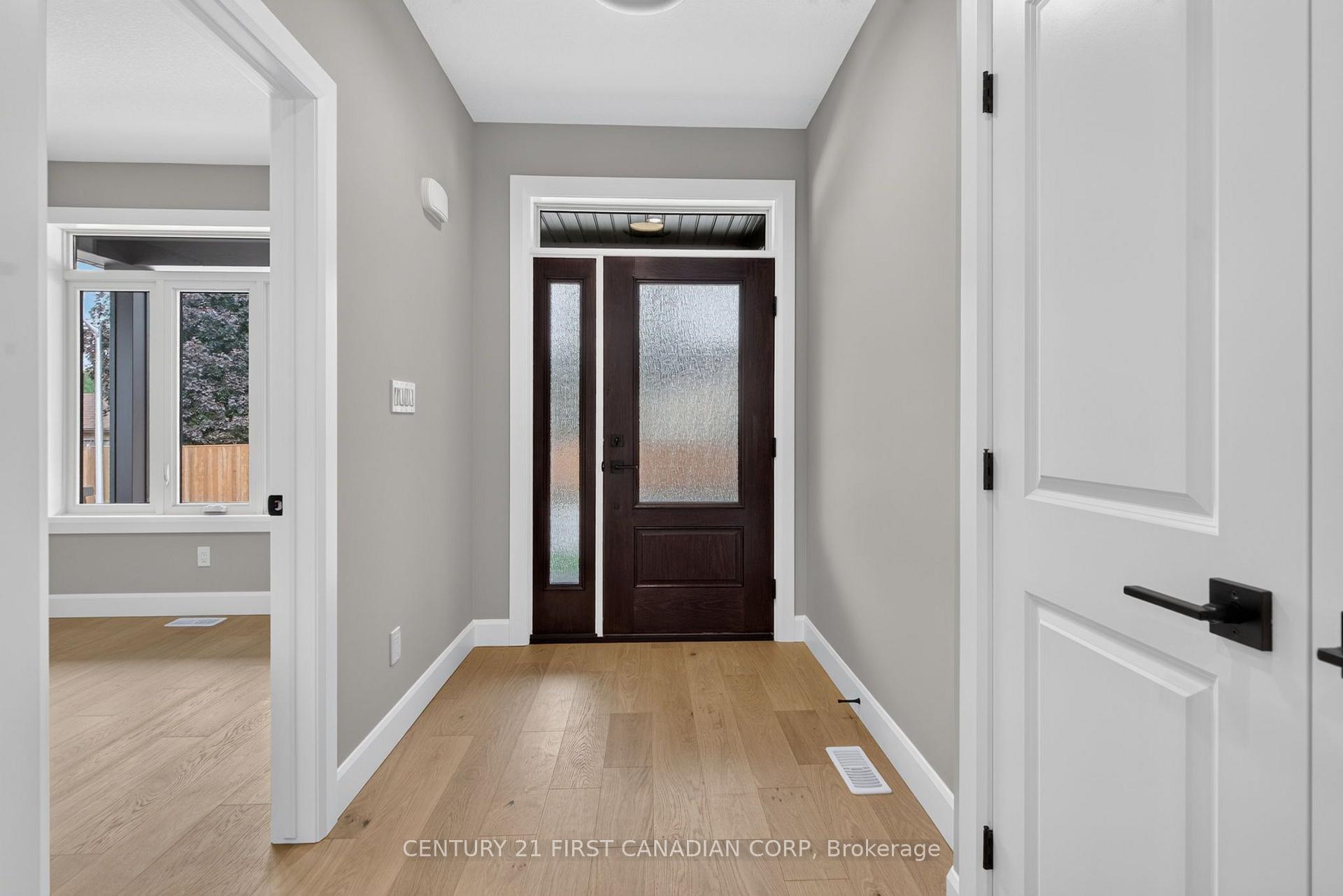 Photo 4 of Unit 4, 430 Head Street N, Strathroy-Caradoc, NE — HOMEH
