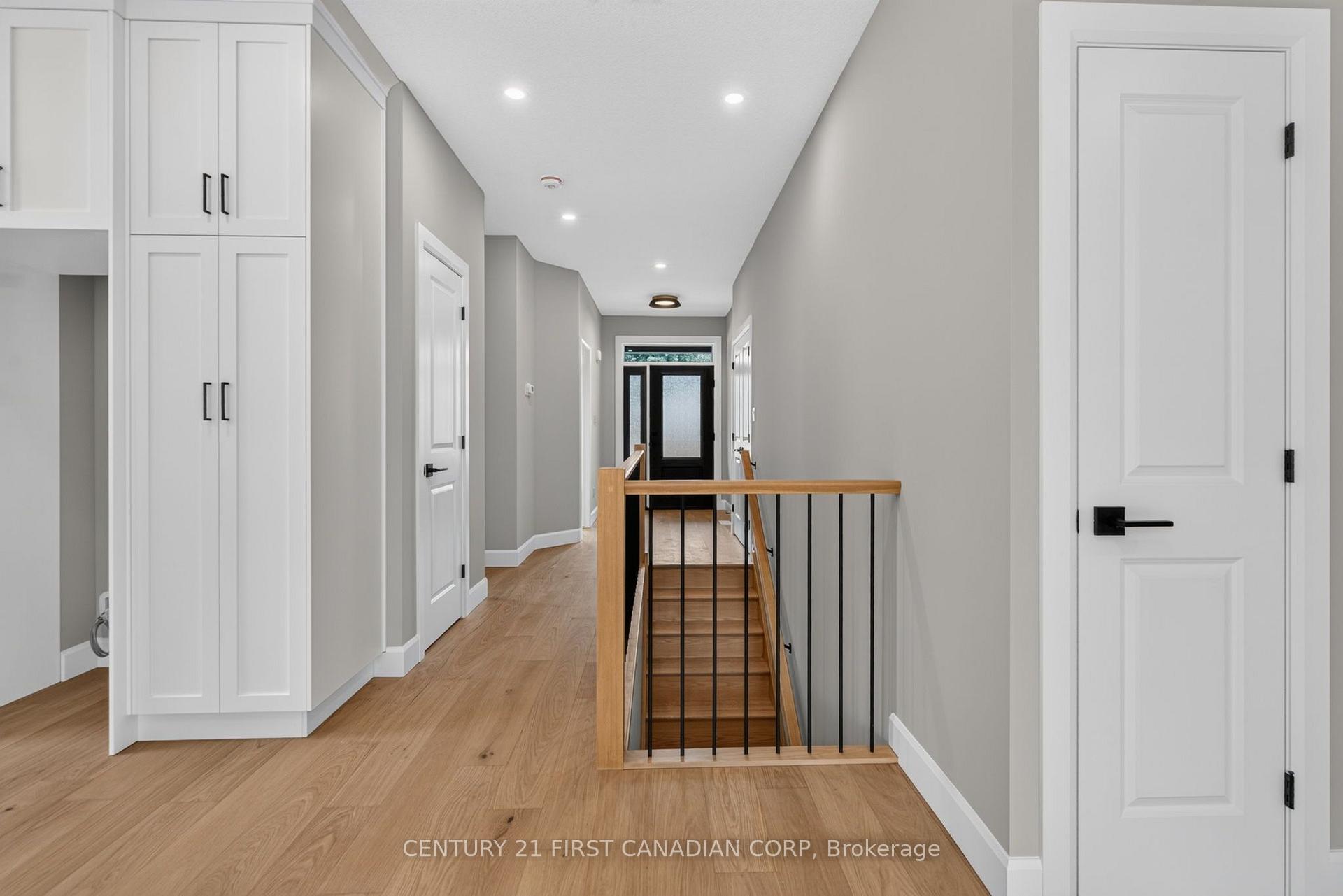 Photo 5 of Unit 4, 430 Head Street N, Strathroy-Caradoc, NE — HOMEH