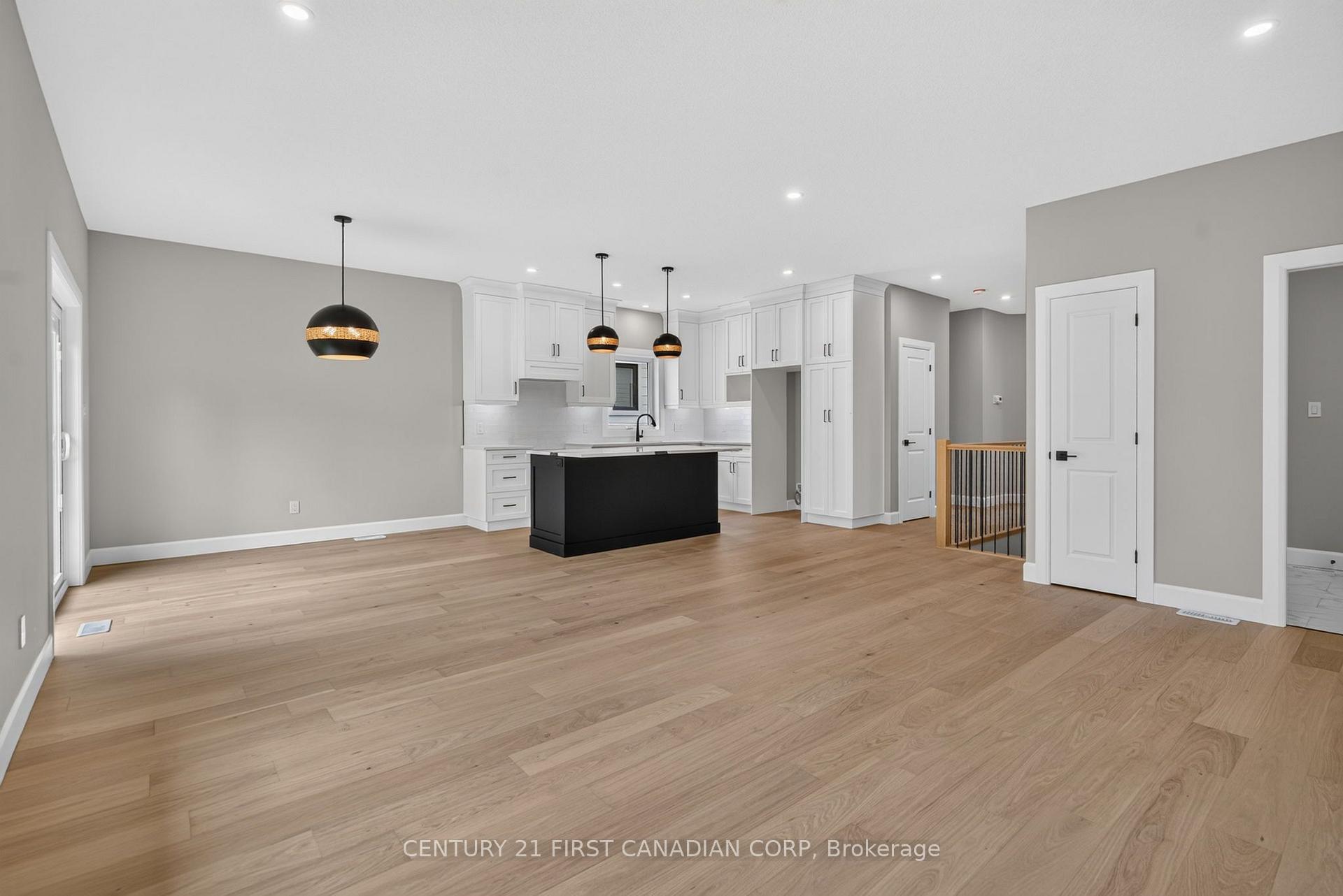 Photo 10 of Unit 4, 430 Head Street N, Strathroy-Caradoc, NE — HOMEH