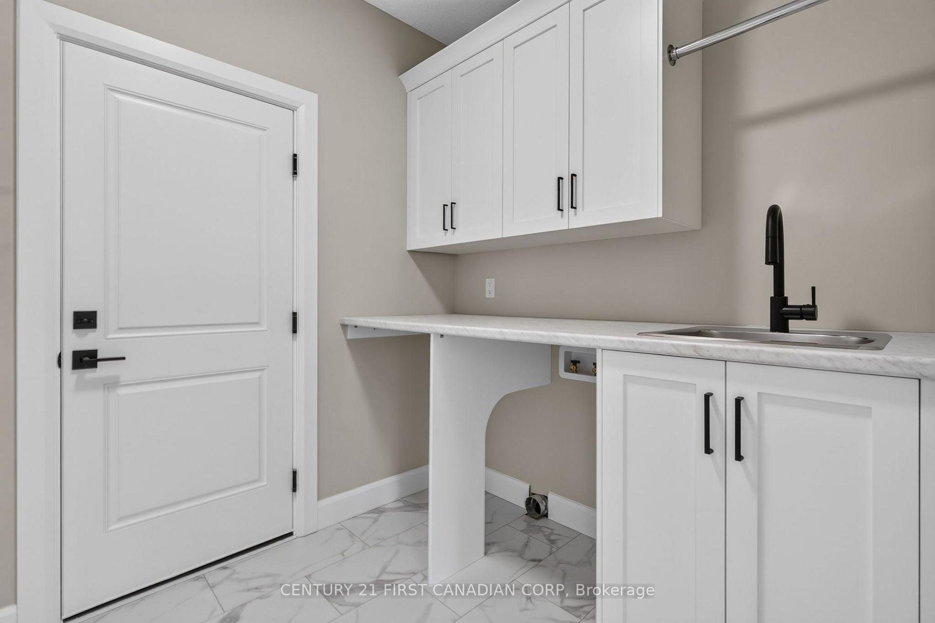 Photo 18 of Unit 4, 430 Head Street N, Strathroy-Caradoc, NE — HOMEH