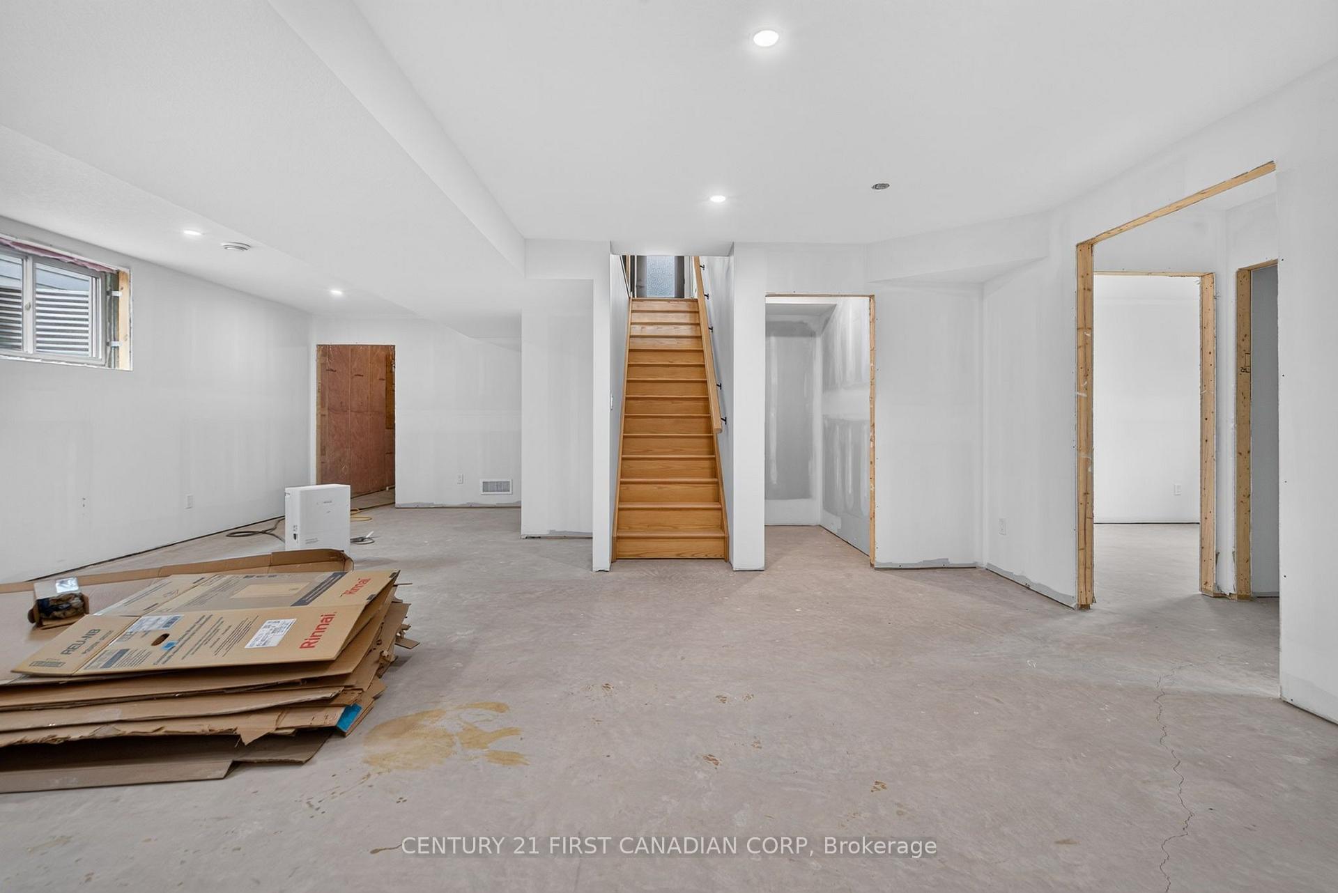 Photo 25 of Unit 4, 430 Head Street N, Strathroy-Caradoc, NE — HOMEH