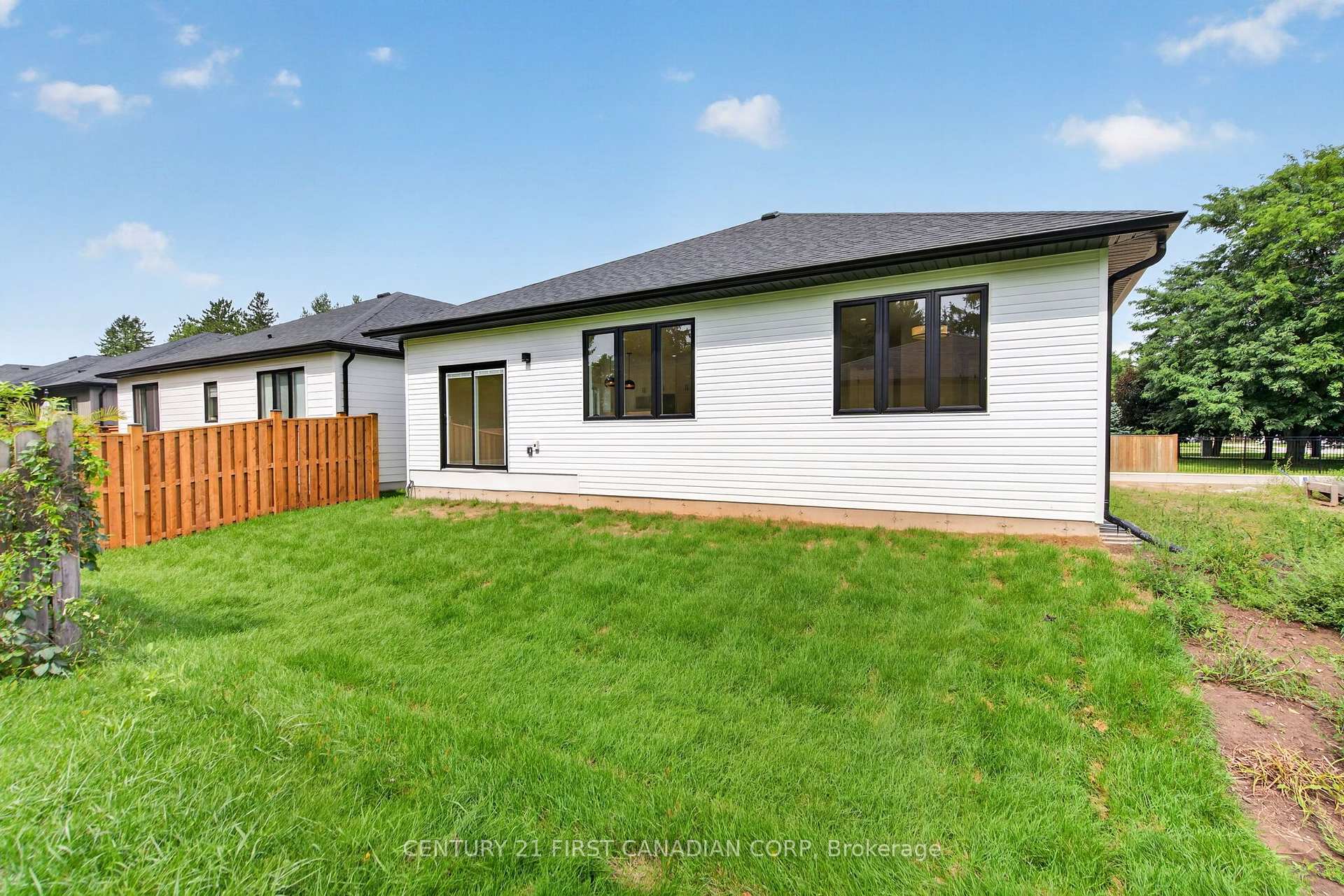 Photo 34 of Unit 4, 430 Head Street N, Strathroy-Caradoc, NE — HOMEH