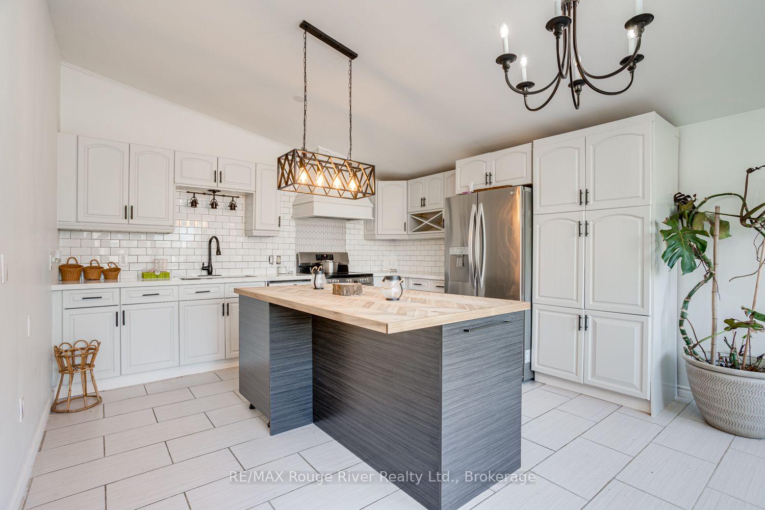 Photo 4 of 26 Wellington Street, Port Hope — HOMEH